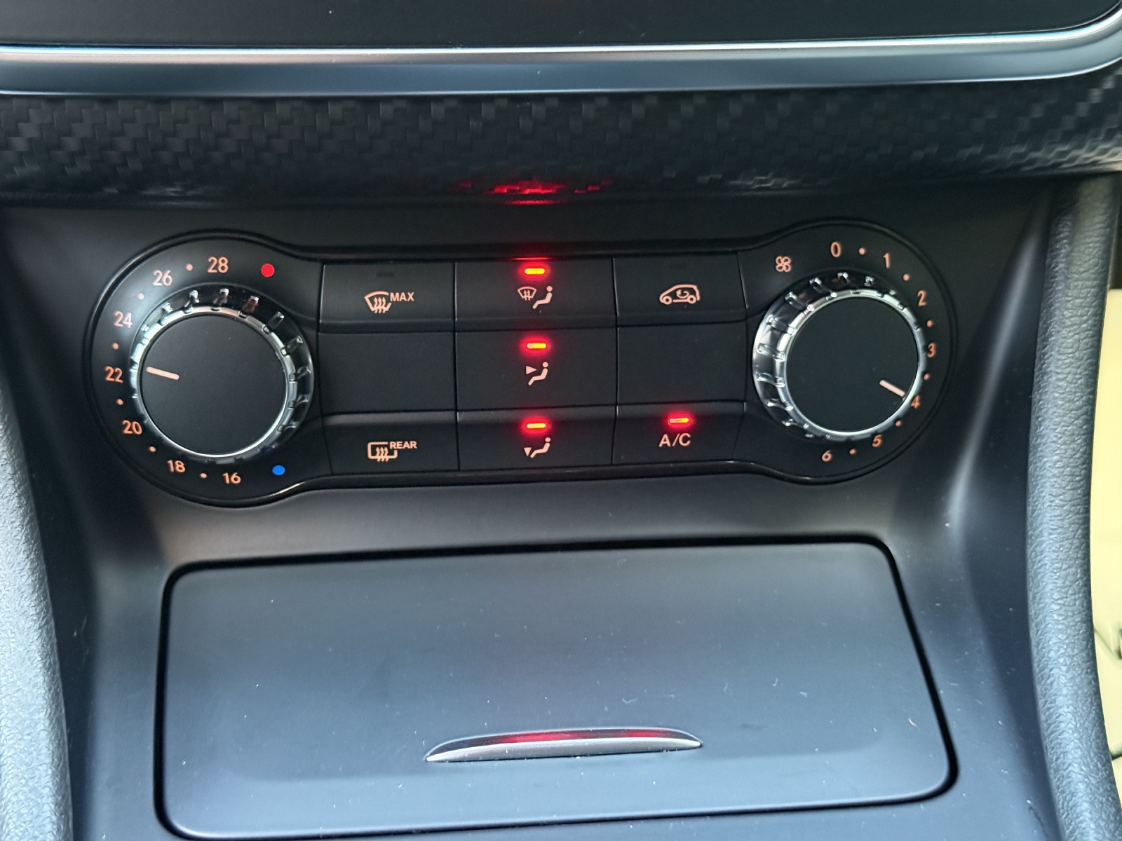 MERCEDES-BENZ GLA 200 CDI Swiss Star Edition 4Matic 7G-DCT-image-11