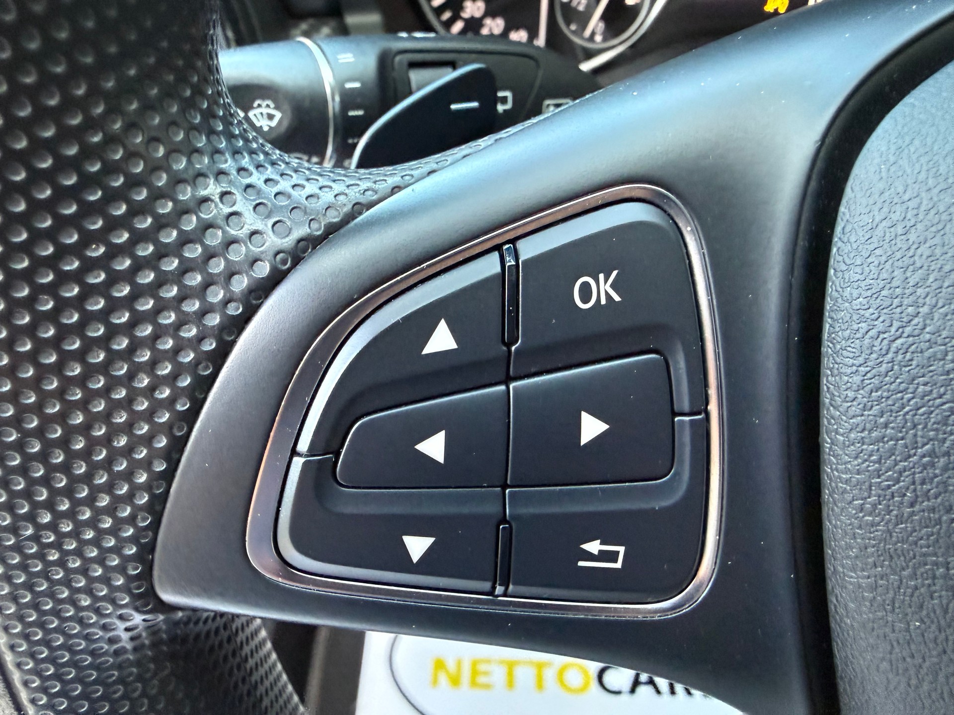 MERCEDES-BENZ GLA 200 CDI Swiss Star Edition 4Matic 7G-DCT-image-16