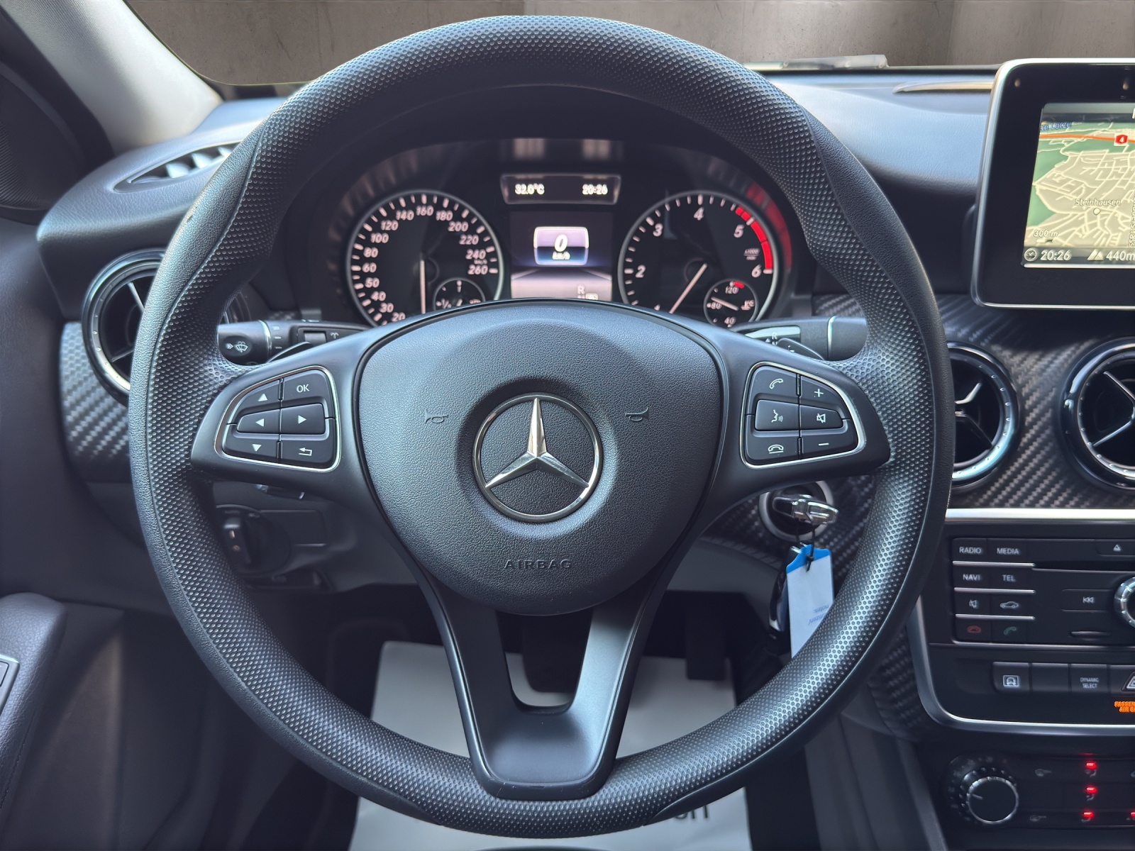 MERCEDES-BENZ GLA 200 CDI Swiss Star Edition 4Matic 7G-DCT-image-14