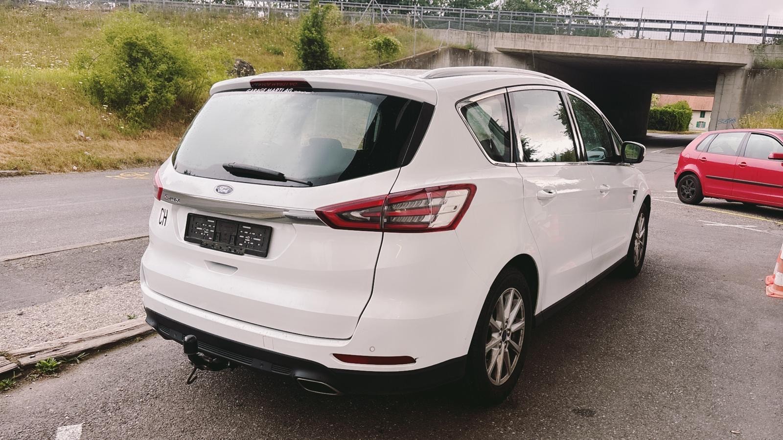 FORD S-Max 2.0 TDCi Trend PoweShift-image-4