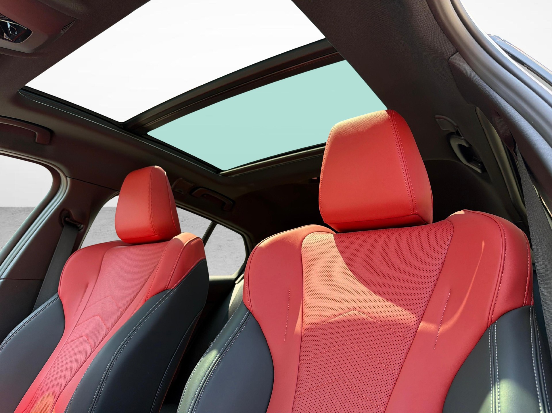 BMW M135i xDrive-image-18