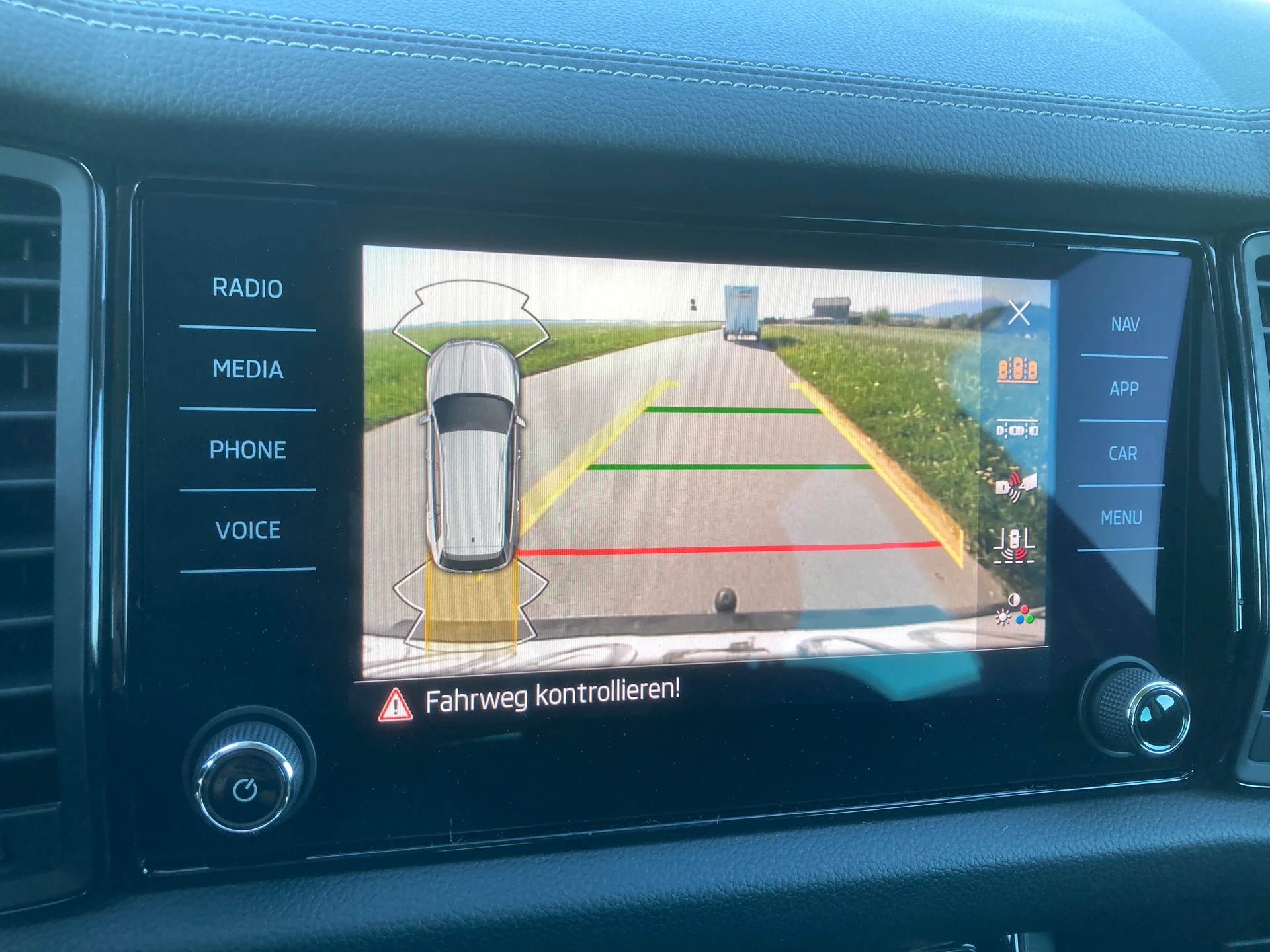SKODA Kodiaq 2.0 TSI 4x4 Clever mit Anhängerkupplung + Standheizung-image-14
