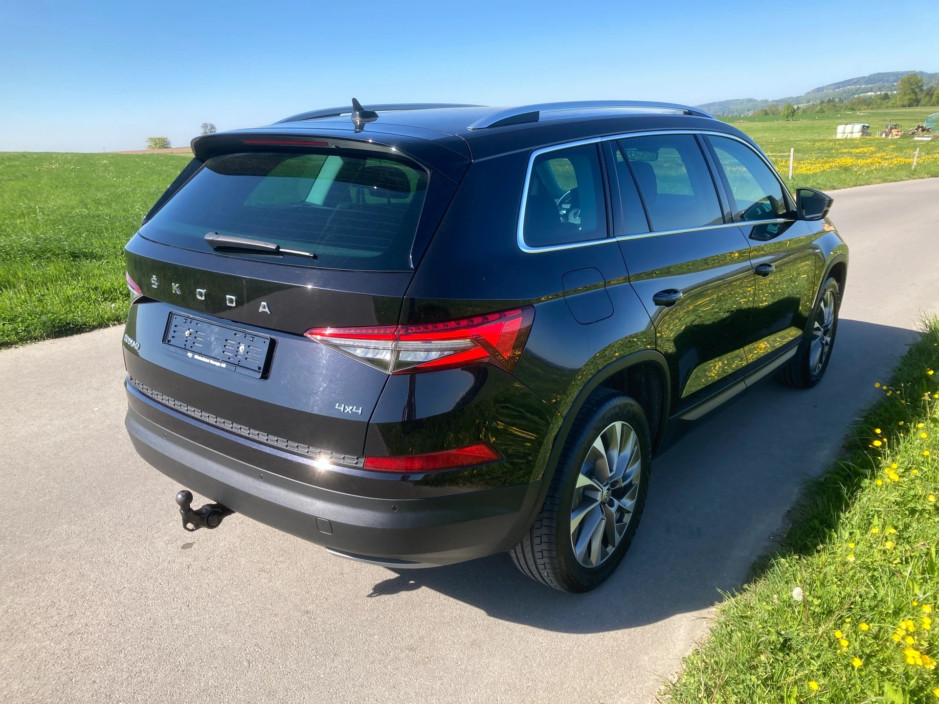 SKODA Kodiaq 2.0 TSI 4x4 Clever mit Anhängerkupplung + Standheizung-image-2