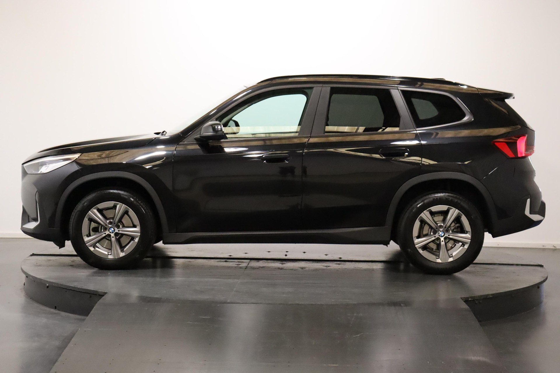 BMW X1 20i sDrive-image-0