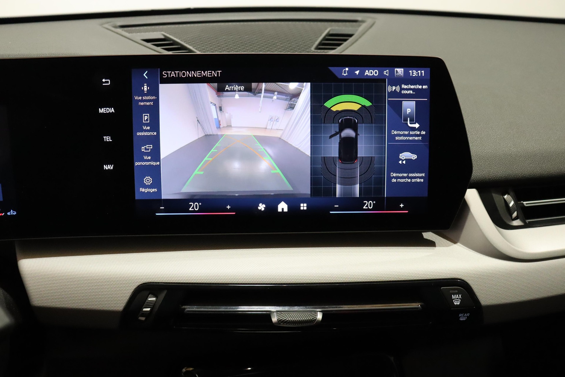 BMW X1 20i sDrive-image-16