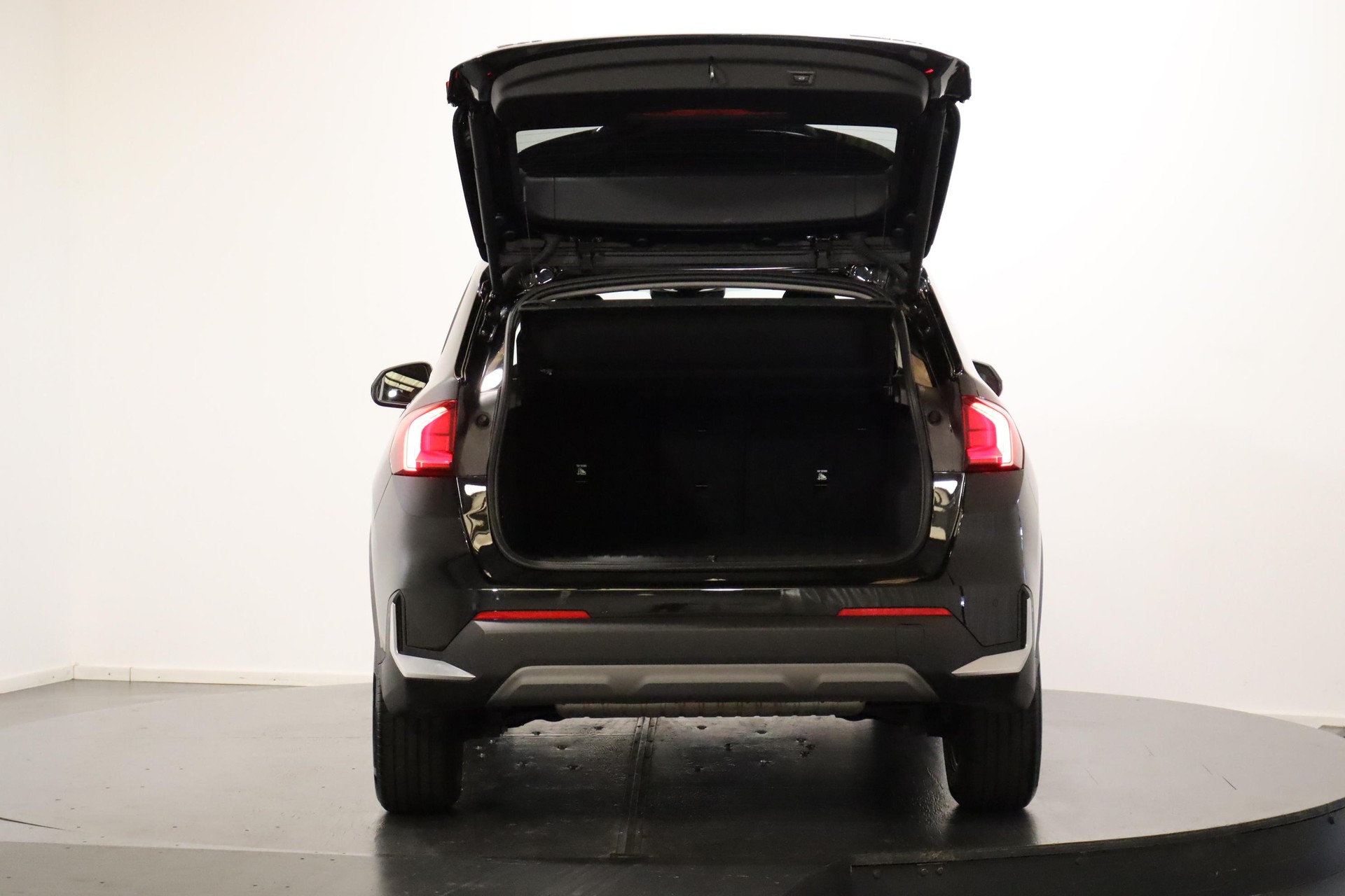 BMW X1 20i sDrive-image-3