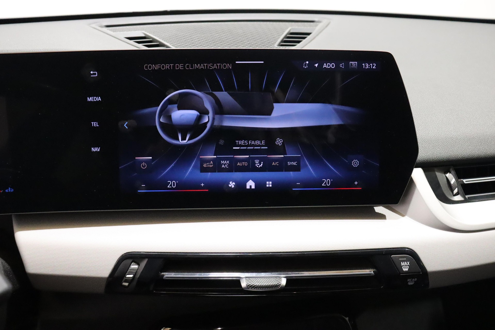 BMW X1 20i sDrive-image-11