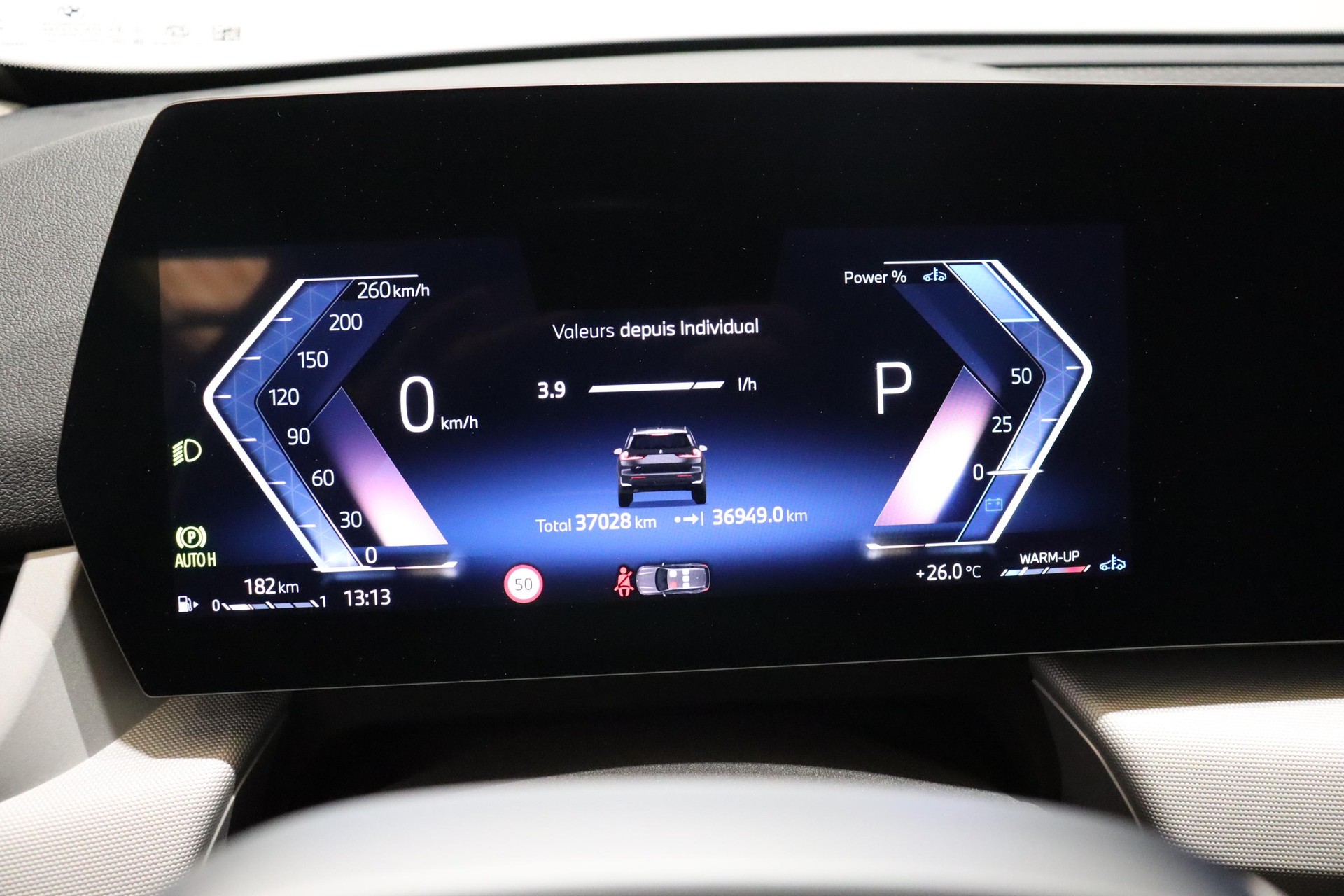 BMW X1 20i sDrive-image-10
