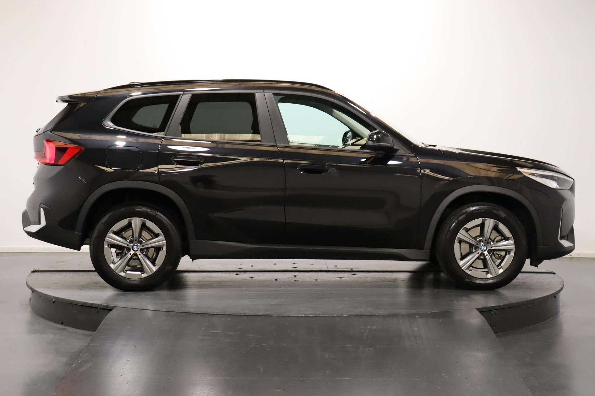 BMW X1 20i sDrive-image-2
