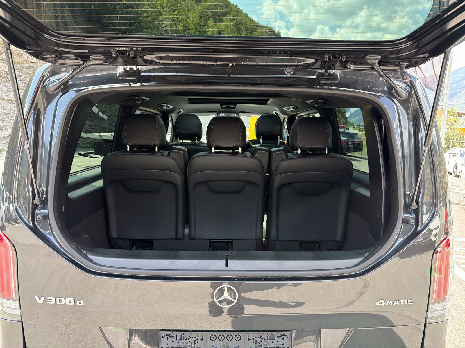 MERCEDES-BENZ V 300 d lang 4Matic Exclusive 9G-Tronic-image-24