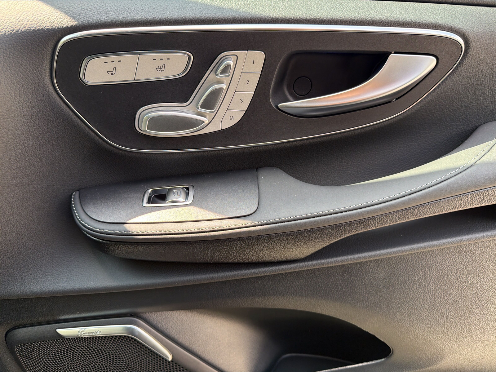 MERCEDES-BENZ V 300 d lang 4Matic Exclusive 9G-Tronic-image-16