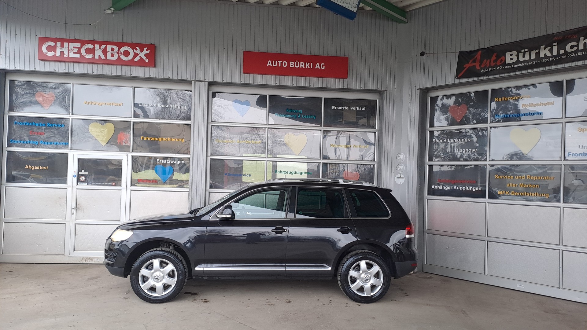 VW Touareg 4.2 V8 FSI Automatic-image-0