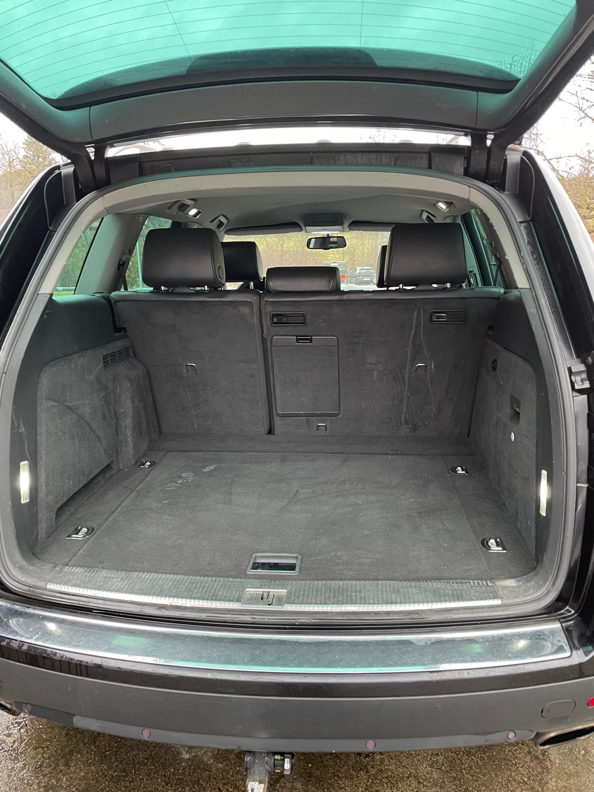 VW Touareg 4.2 V8 FSI Automatic-image-4