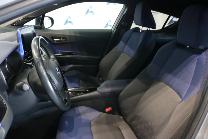 TOYOTA C-HR 1.2 Turbo Style 4WD Multidrive S-image-2