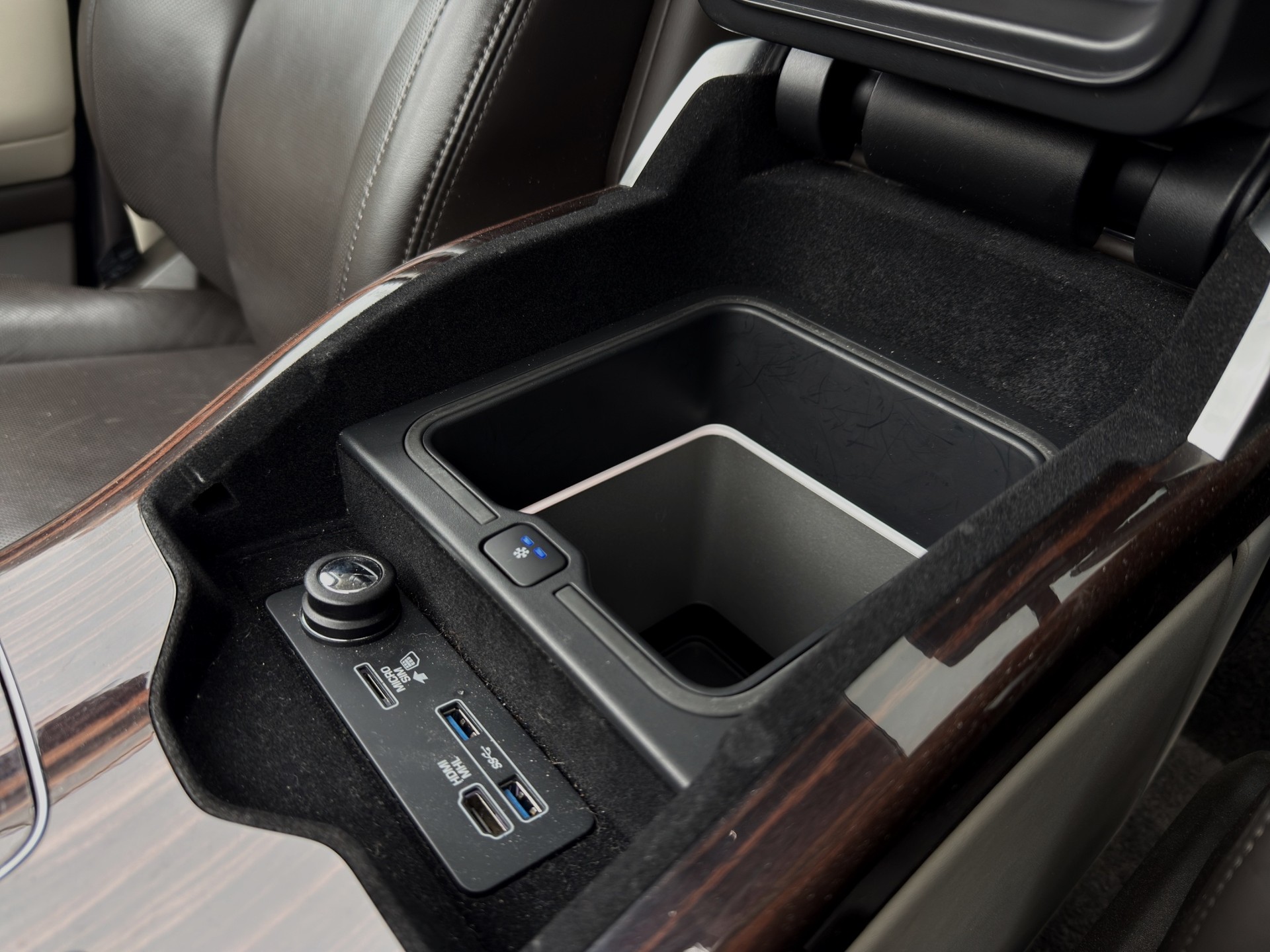 LAND ROVER Range Rover 4.4 SDV8 Autobiography Automatic-image-18