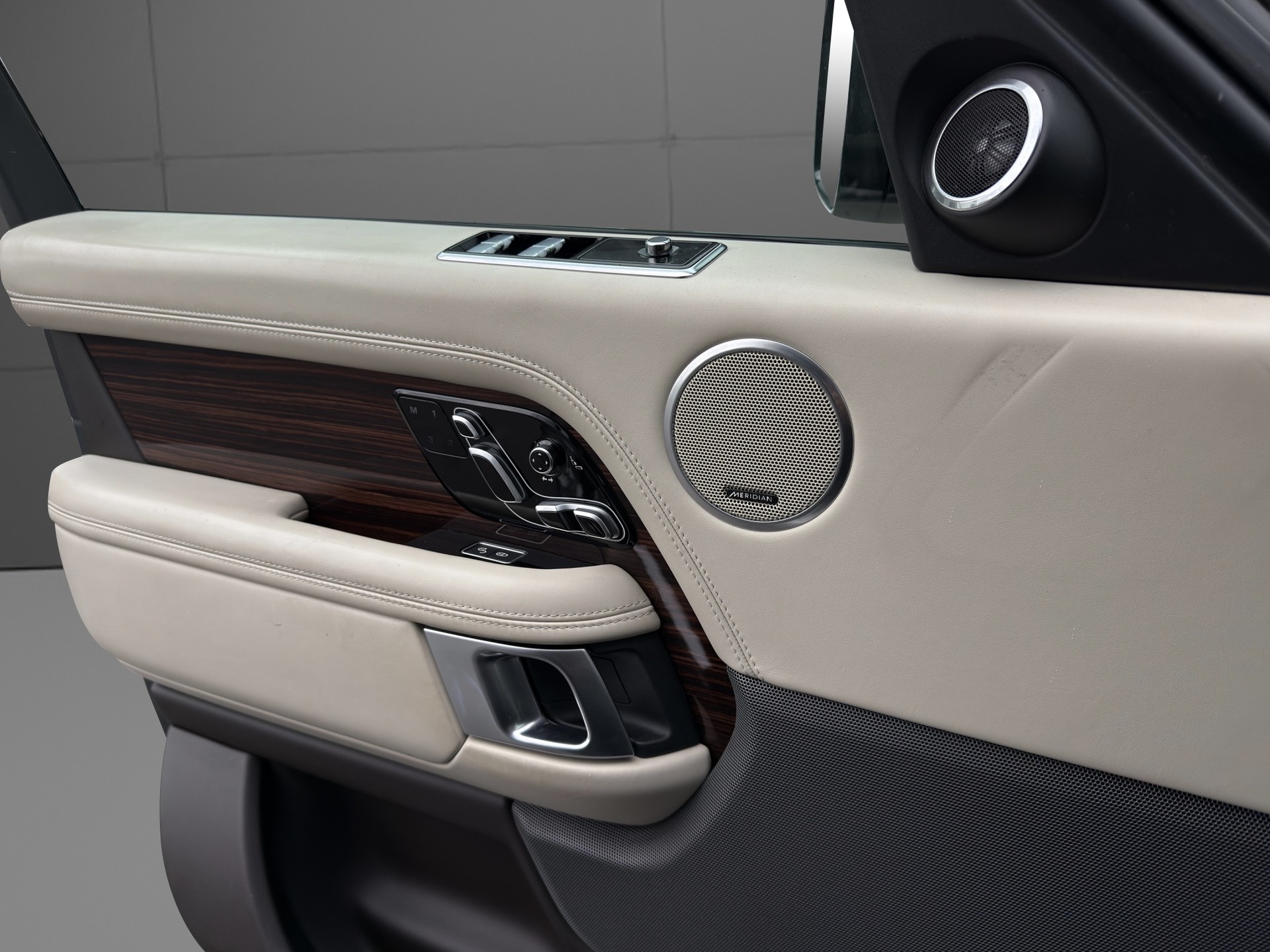 LAND ROVER Range Rover 4.4 SDV8 Autobiography Automatic-image-19