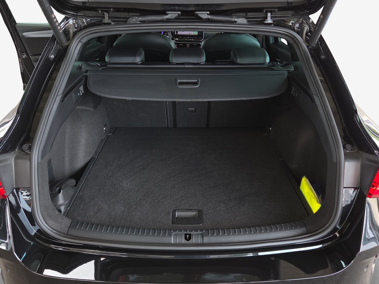 CUPRA LEON ST 1.5 eTSI DSG-image-12