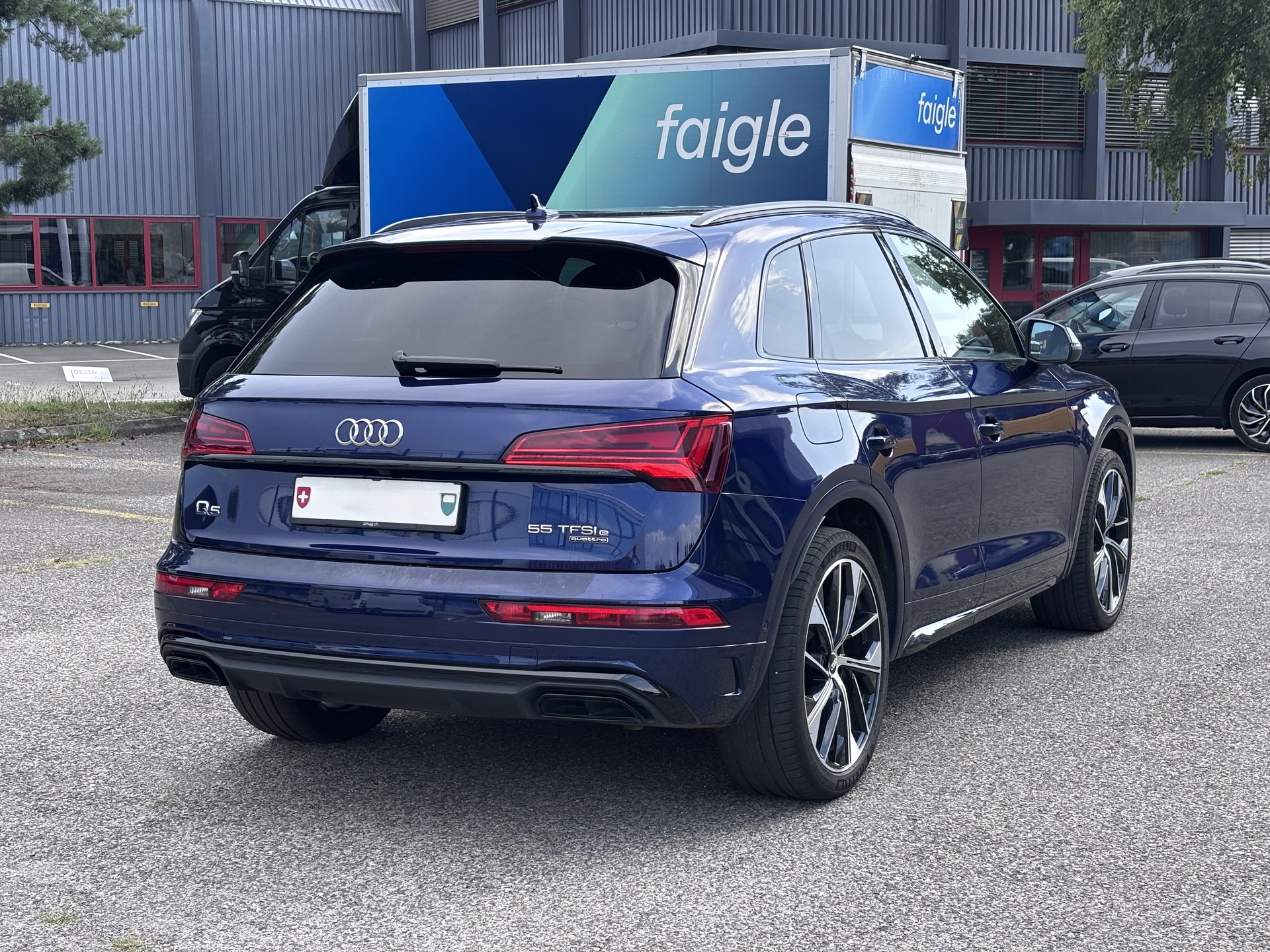AUDI Q5 55 TFSI e PHEV S line quattro S-tronic-image-3