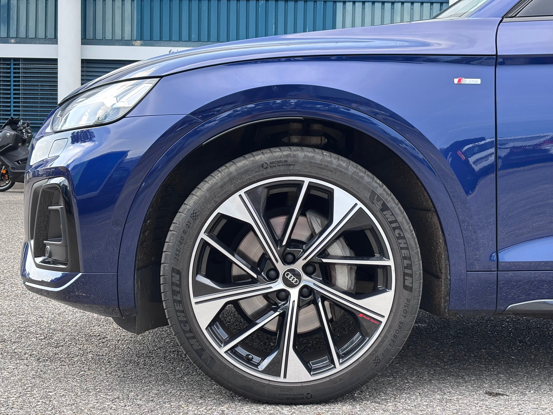 AUDI Q5 55 TFSI e PHEV S line quattro S-tronic-image-6