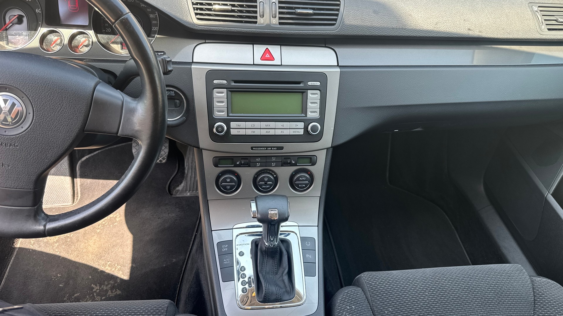 VW Passat Variant 3.2i 4Motion-image-21