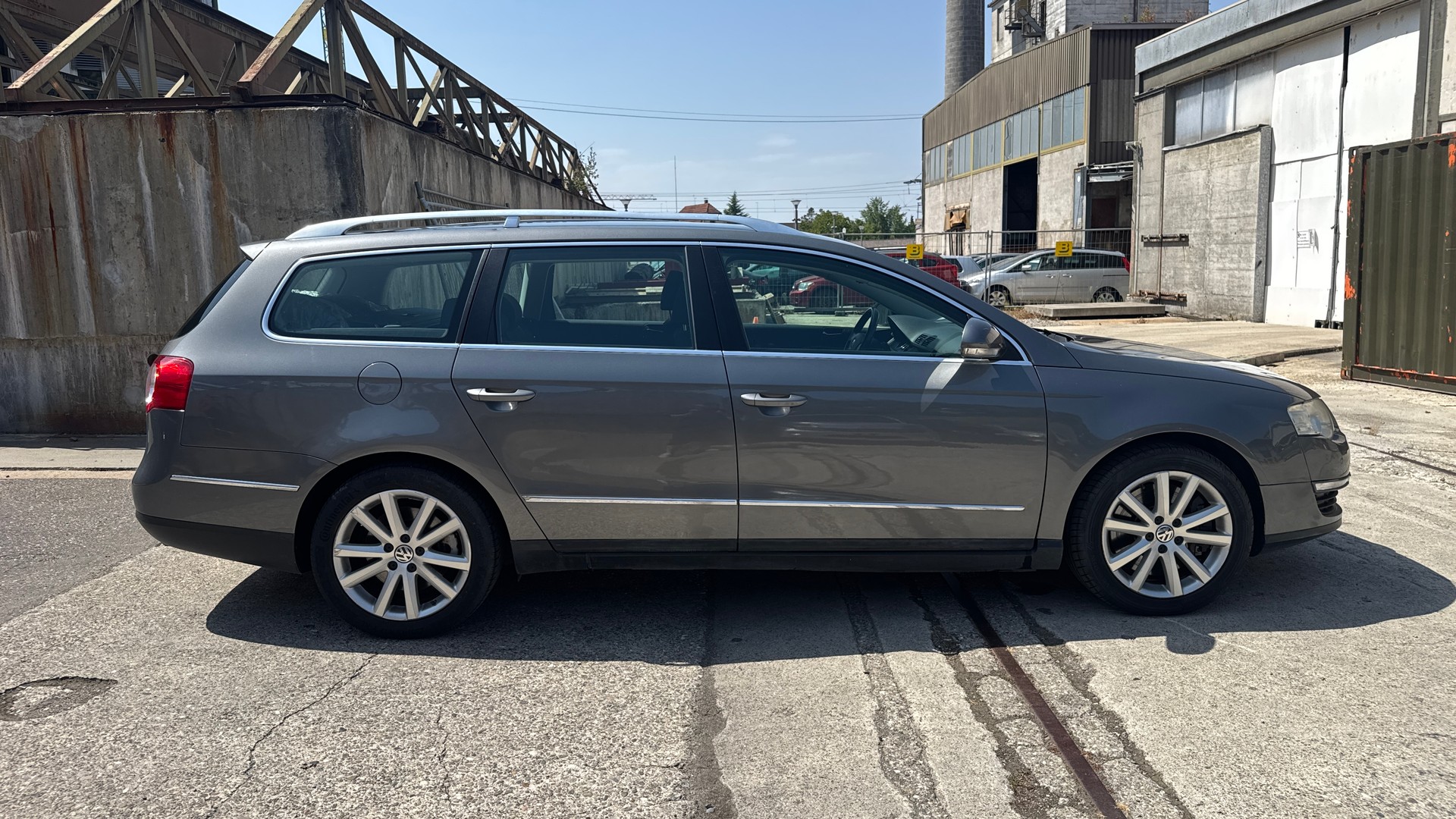VW Passat Variant 3.2i 4Motion-image-7