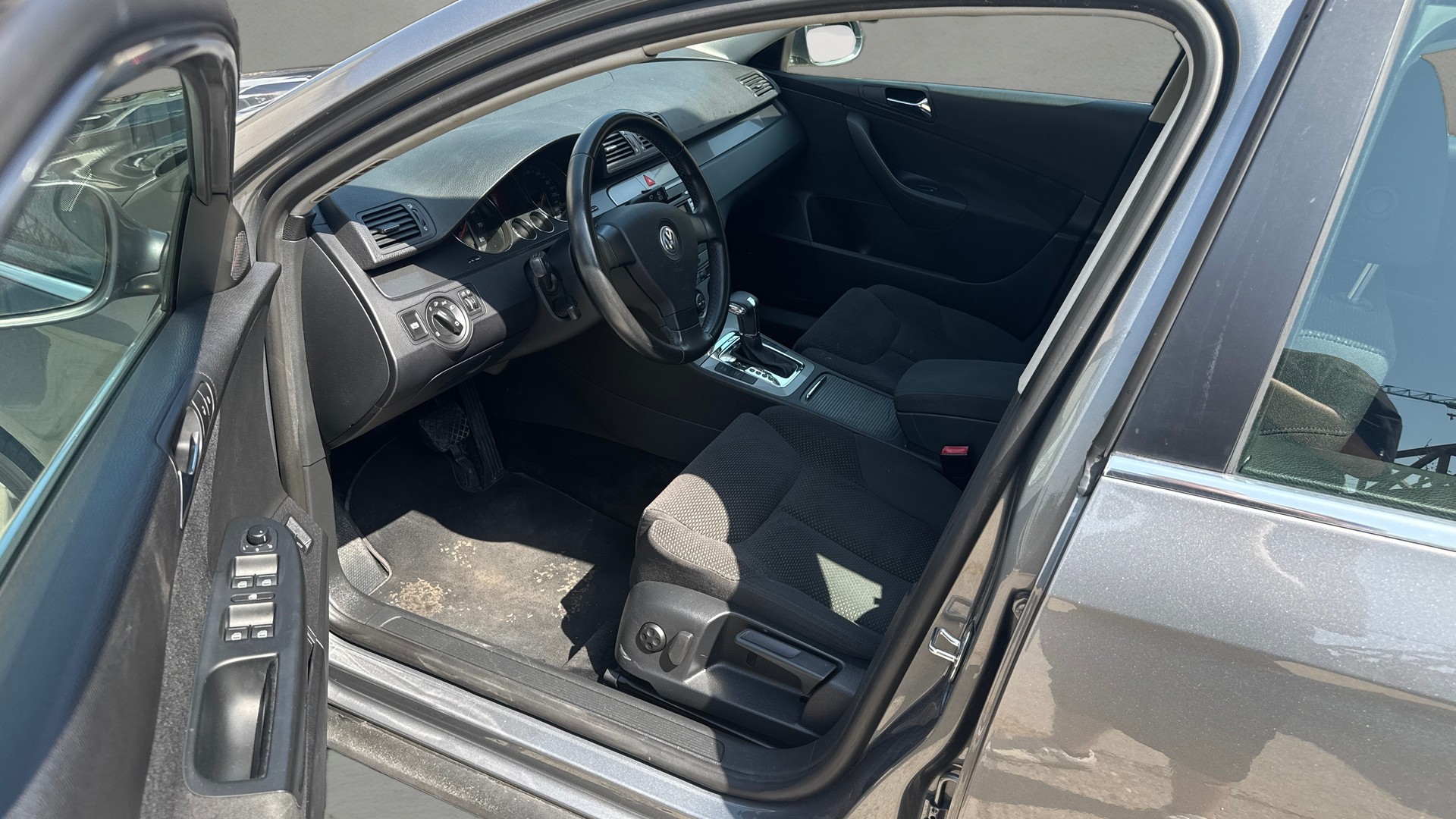 VW Passat Variant 3.2i 4Motion-image-17