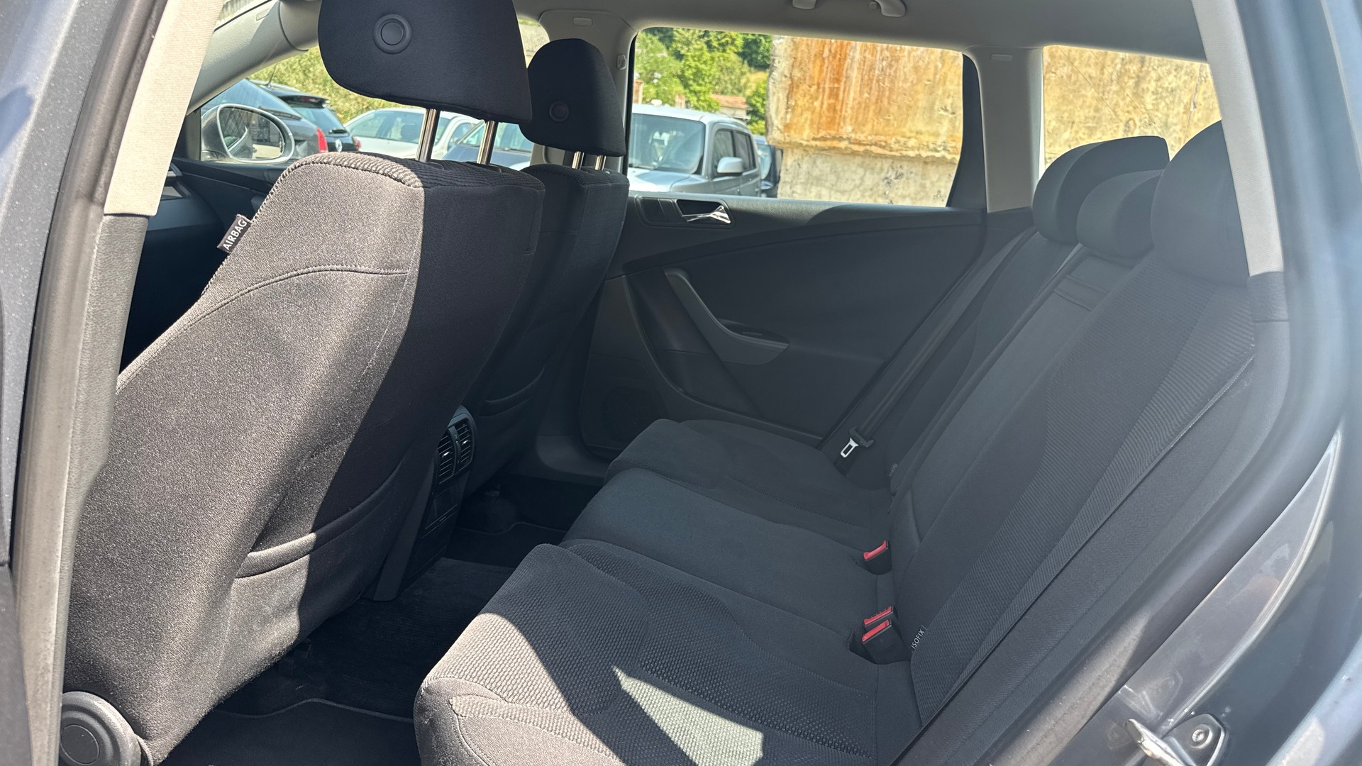 VW Passat Variant 3.2i 4Motion-image-13