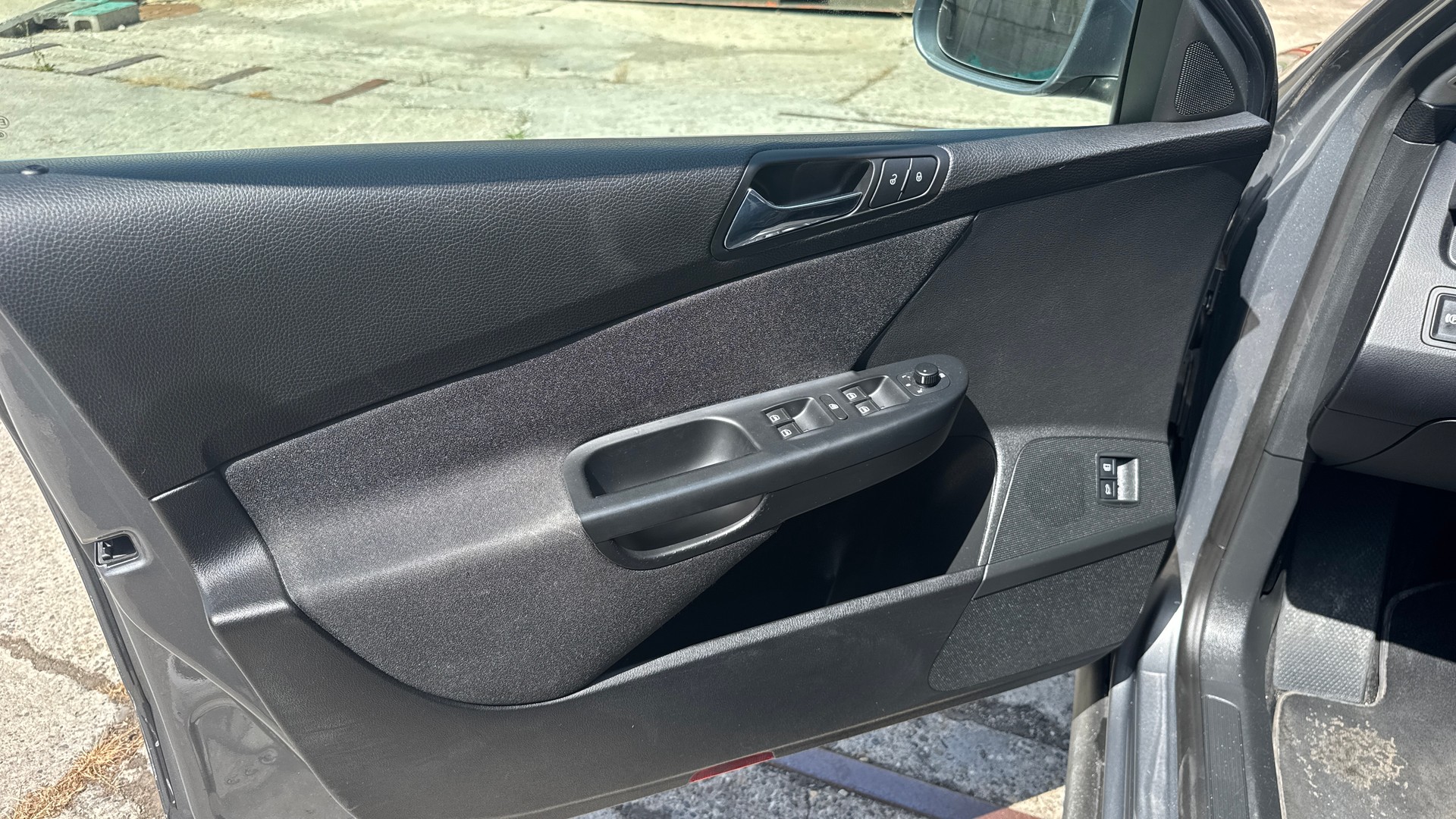 VW Passat Variant 3.2i 4Motion-image-18