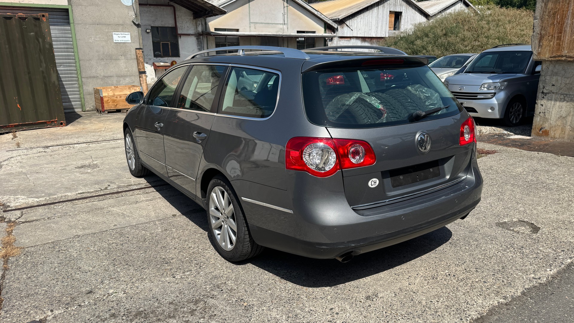 VW Passat Variant 3.2i 4Motion-image-4