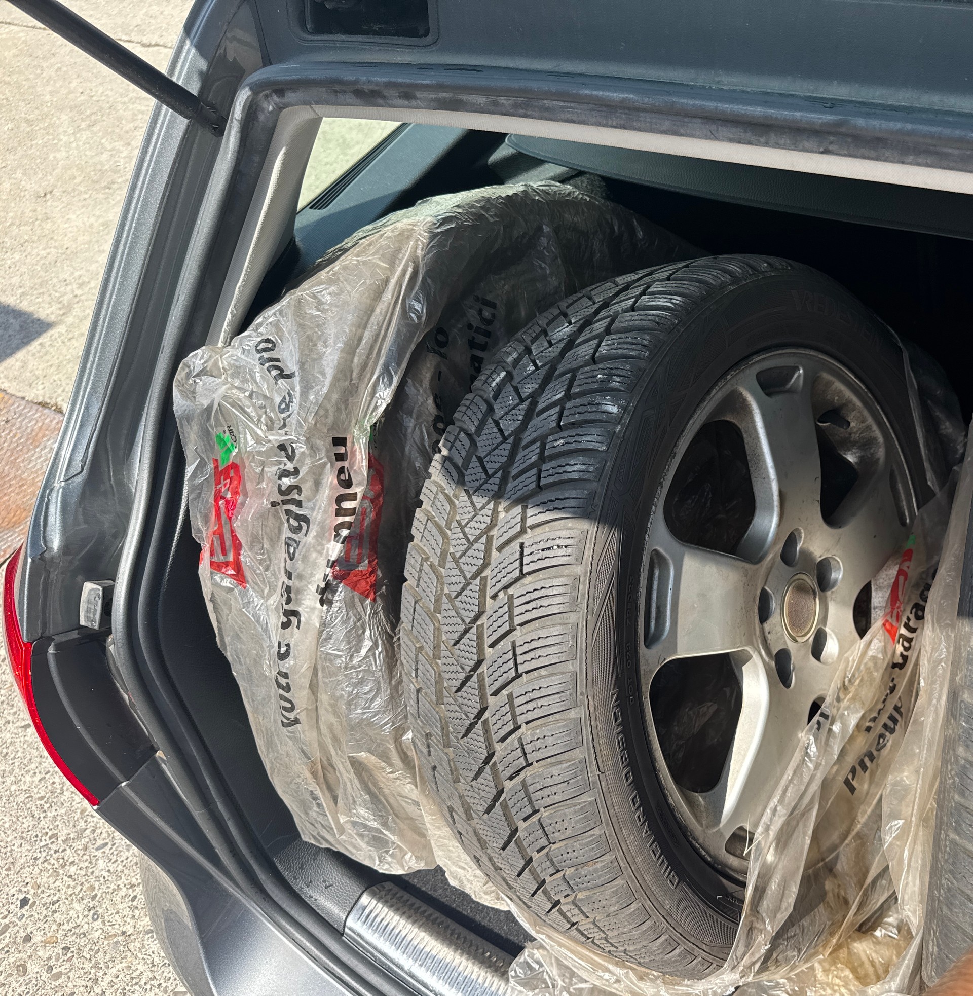 VW Passat Variant 3.2i 4Motion-image-10