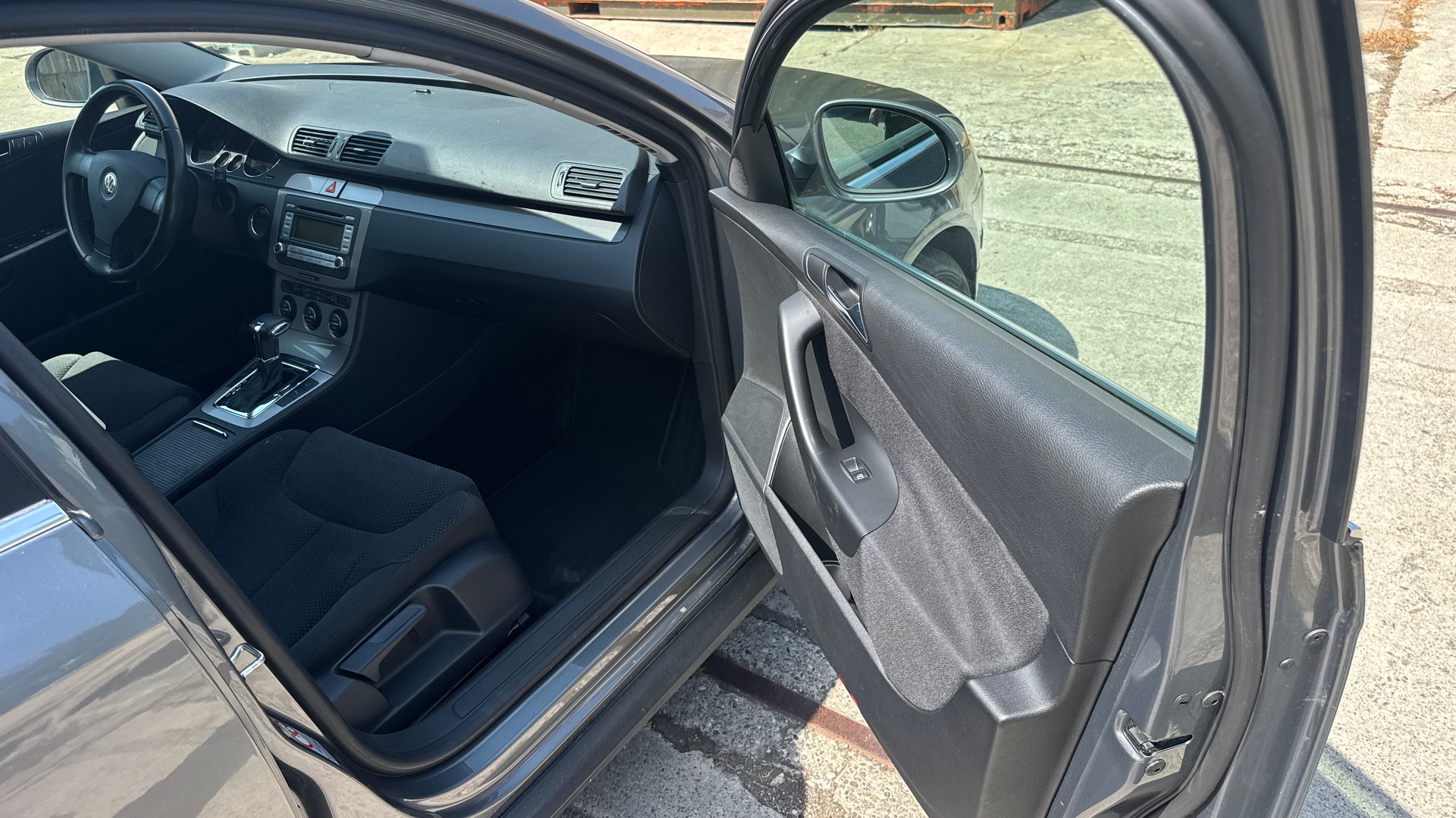 VW Passat Variant 3.2i 4Motion-image-14