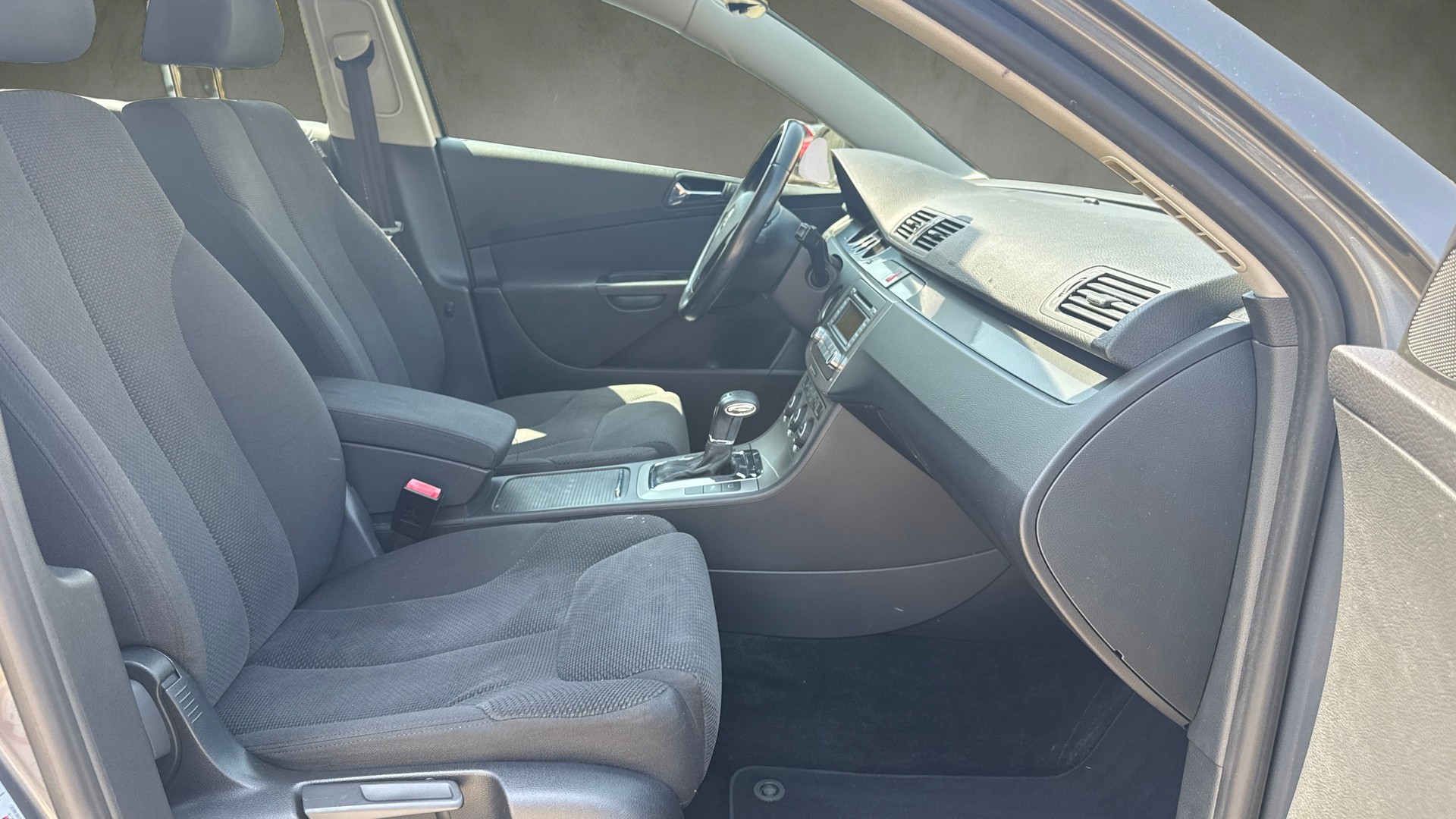 VW Passat Variant 3.2i 4Motion-image-16