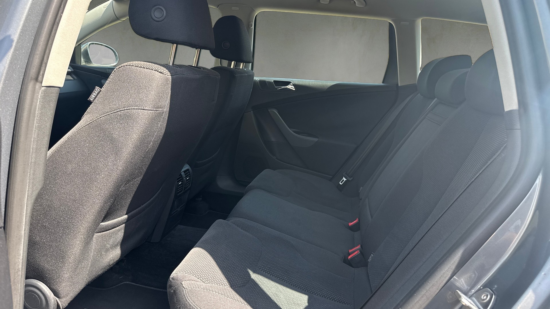 VW Passat Variant 3.2i 4Motion-image-13