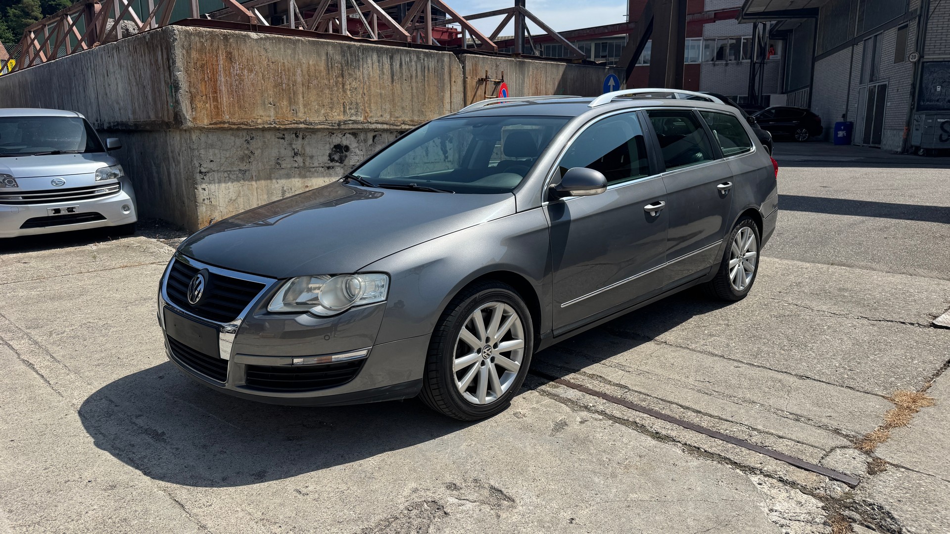 VW Passat Variant 3.2i 4Motion-showroom-element-2