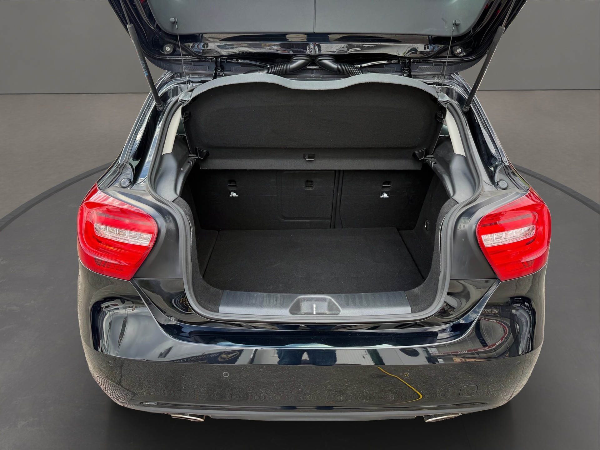 MERCEDES-BENZ A 200 Urban-image-14