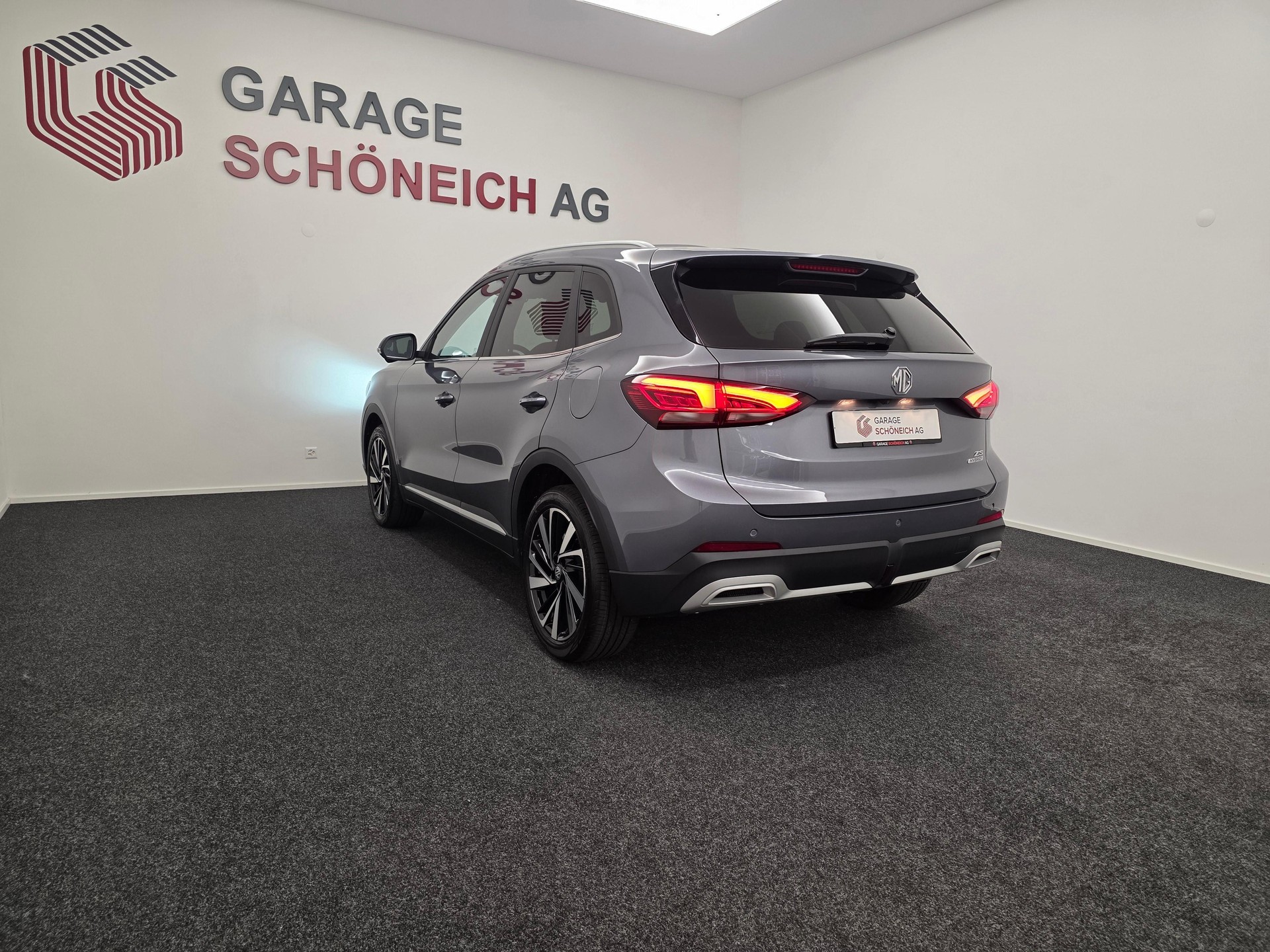 MG ZS 1.5 Hybrid+ Luxury-image-6