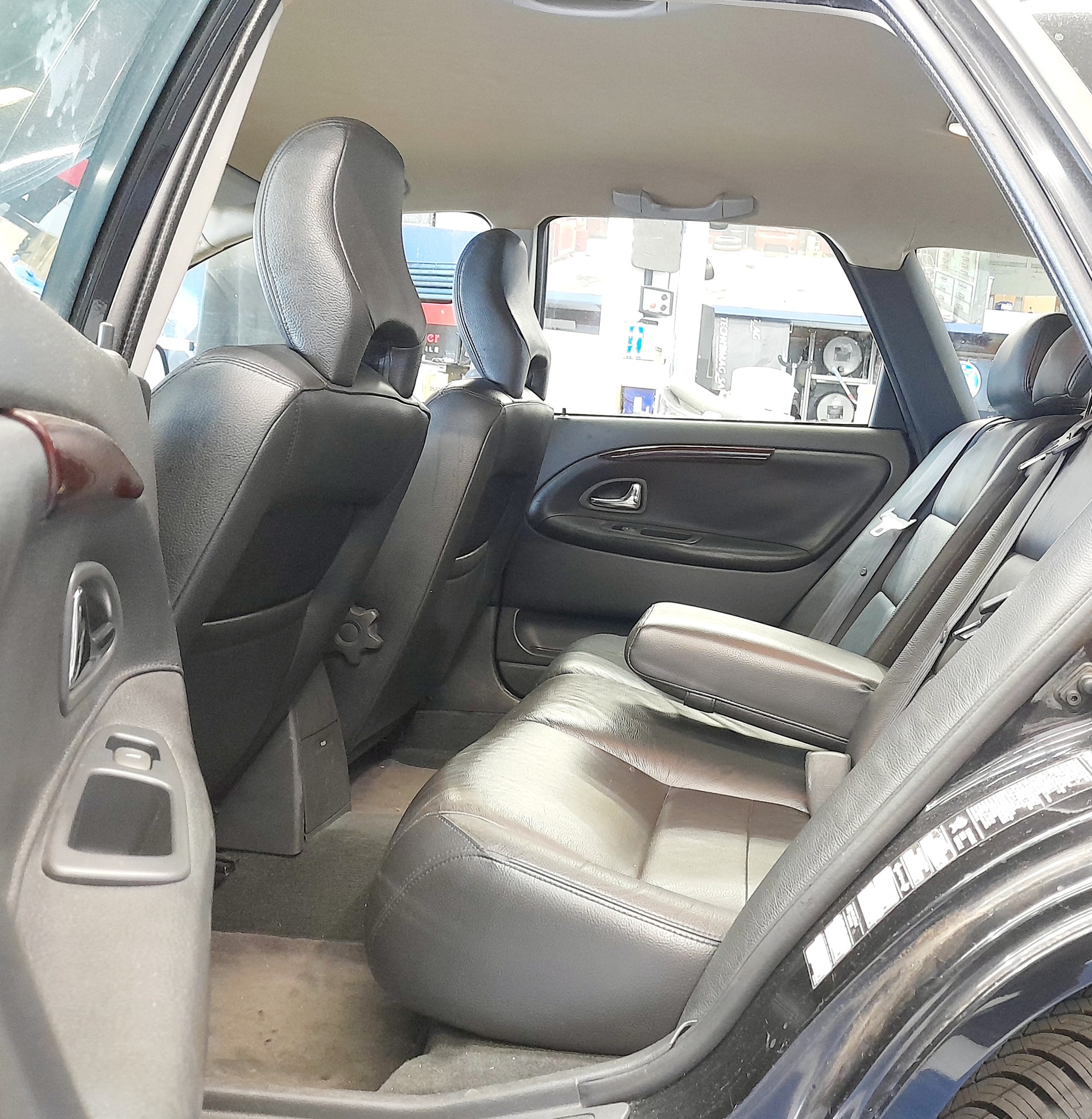 VOLVO V40 2.0T-image-6