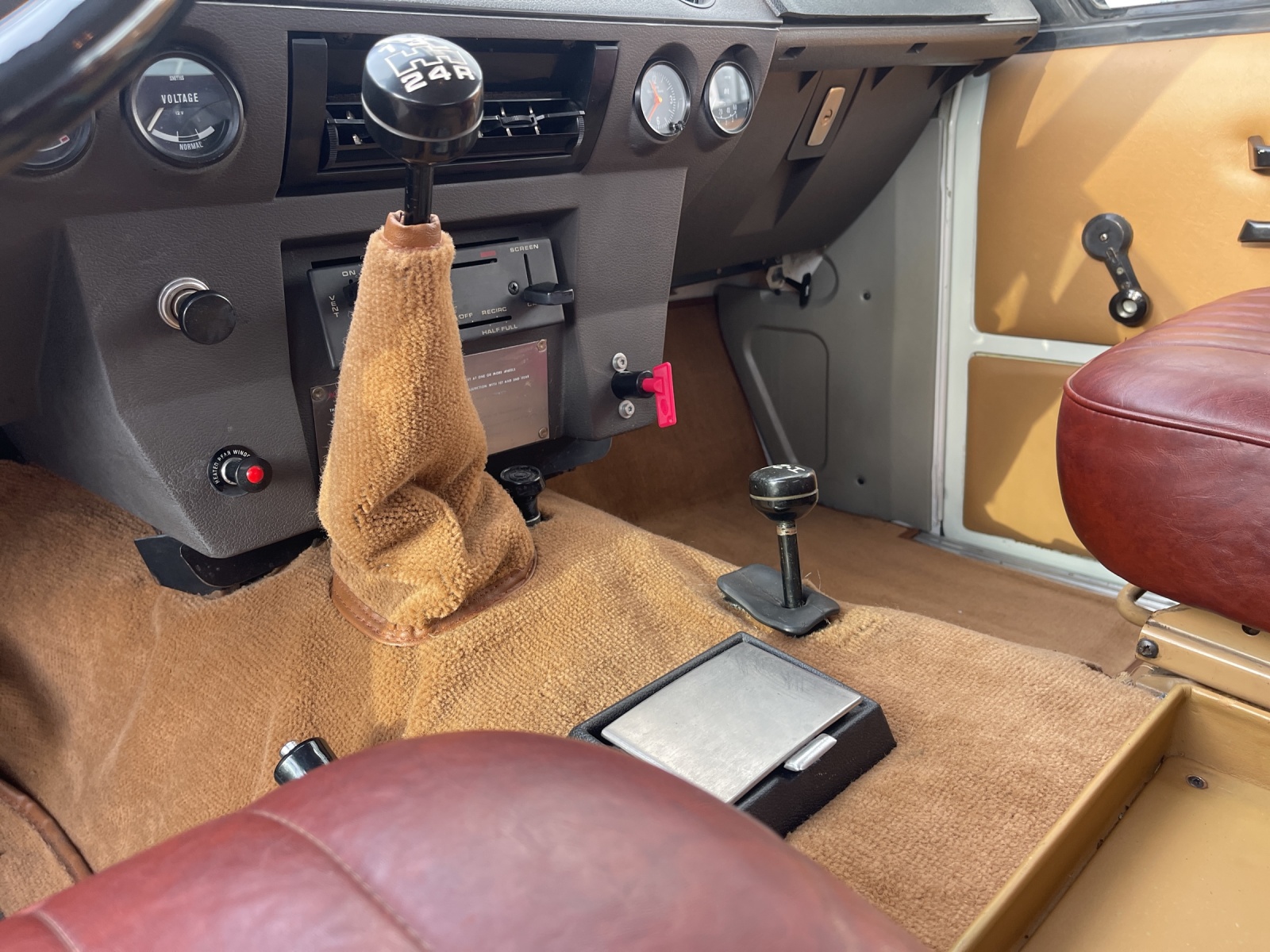 LAND ROVER Range Rover 3.5 DL-image-9
