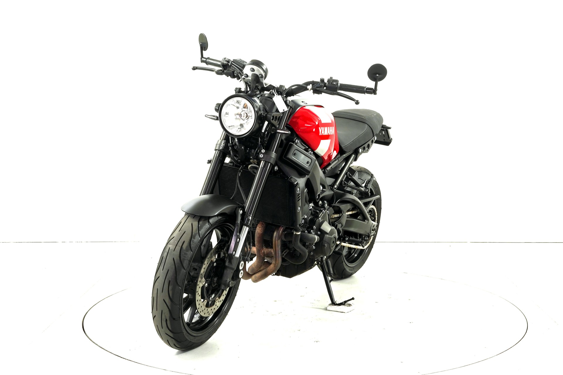 YAMAHA XSR 900-showroom-element-2