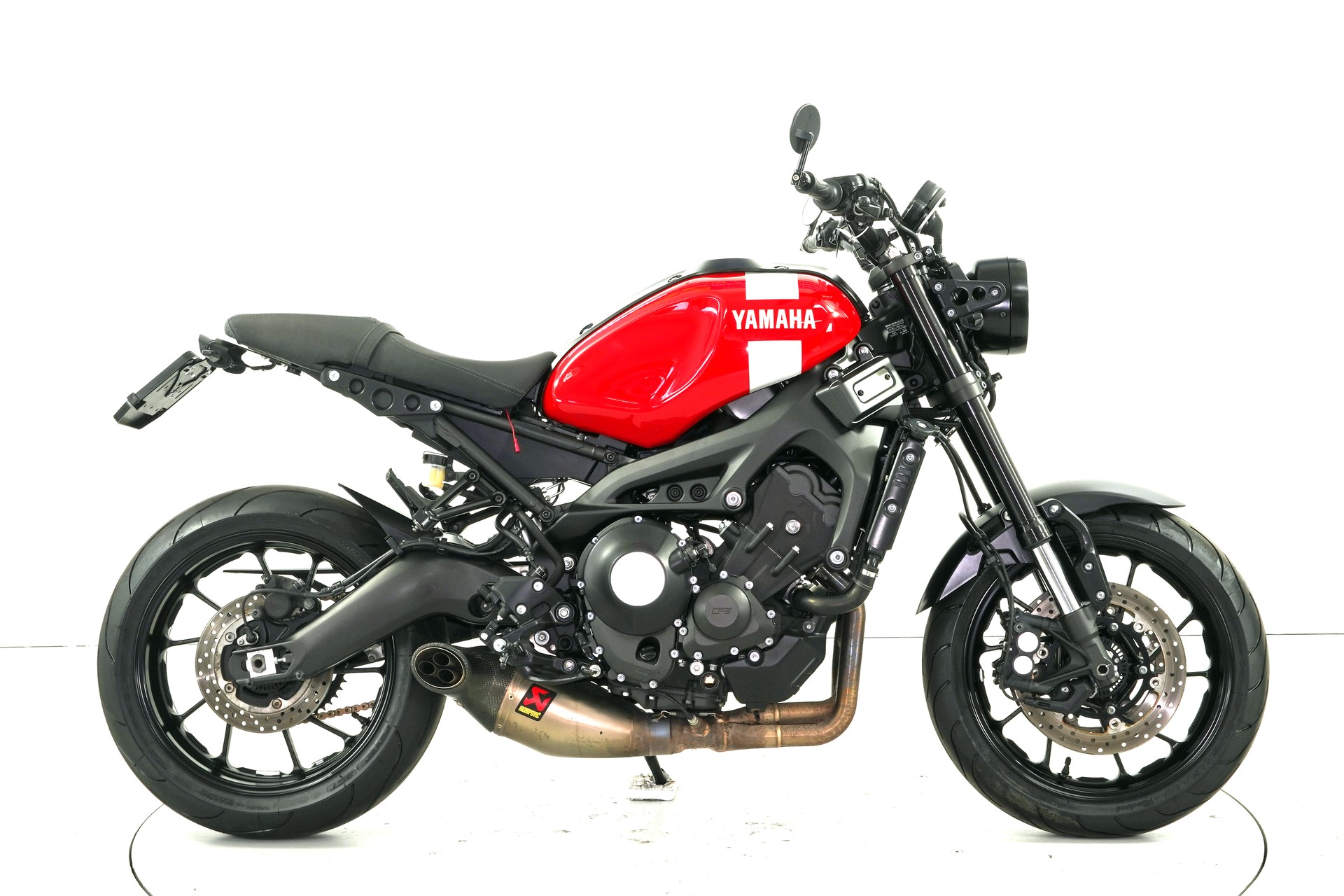 YAMAHA XSR 900-showroom-element-3