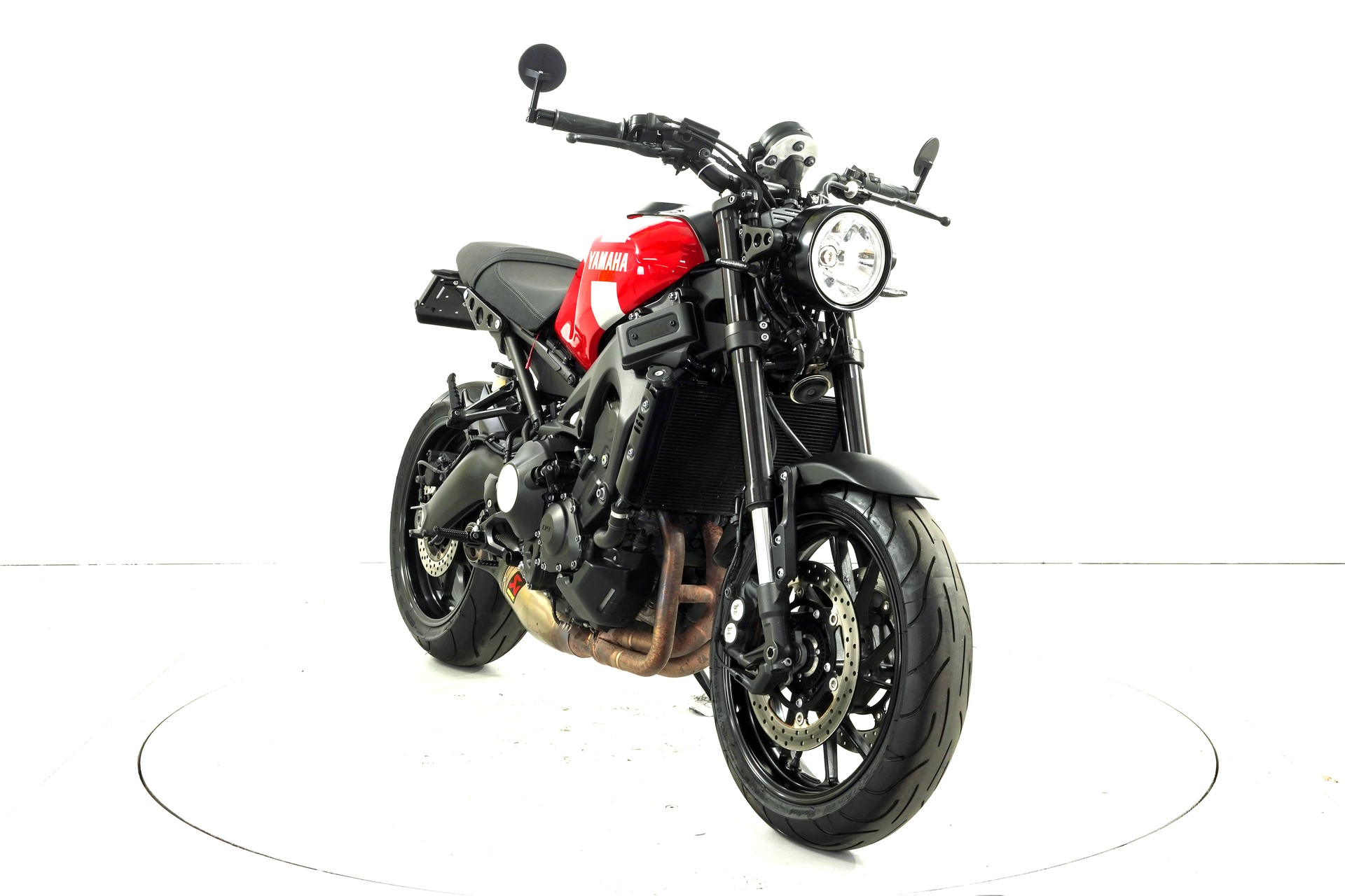 YAMAHA XSR 900-showroom-element-1