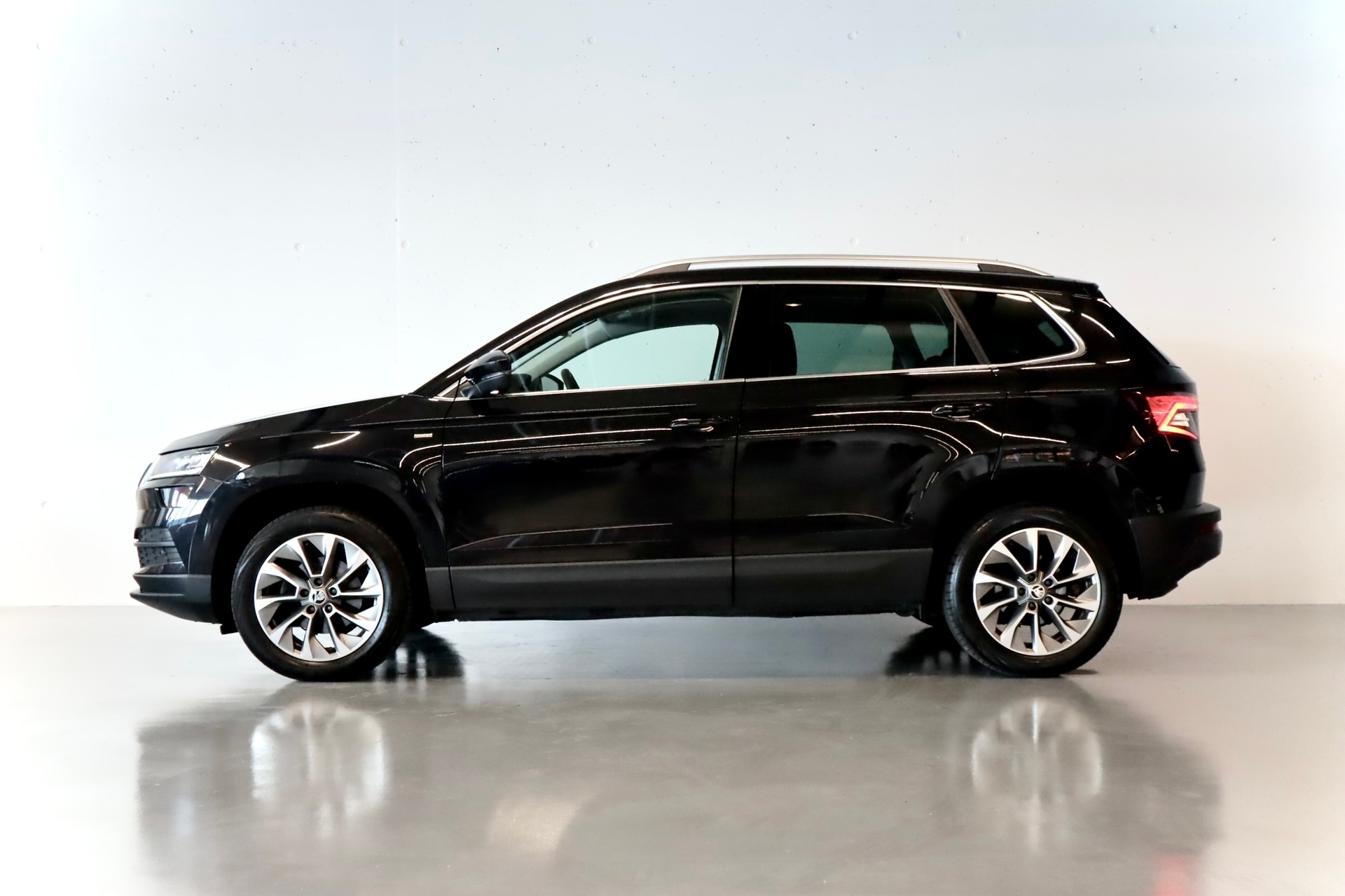 SKODA KAROQ 1.5 TSI ACT AMBITION DSG | CH-FZG | 150 PS | BENZIN | AUTOMAT | FRISCH AB MFK-image-1