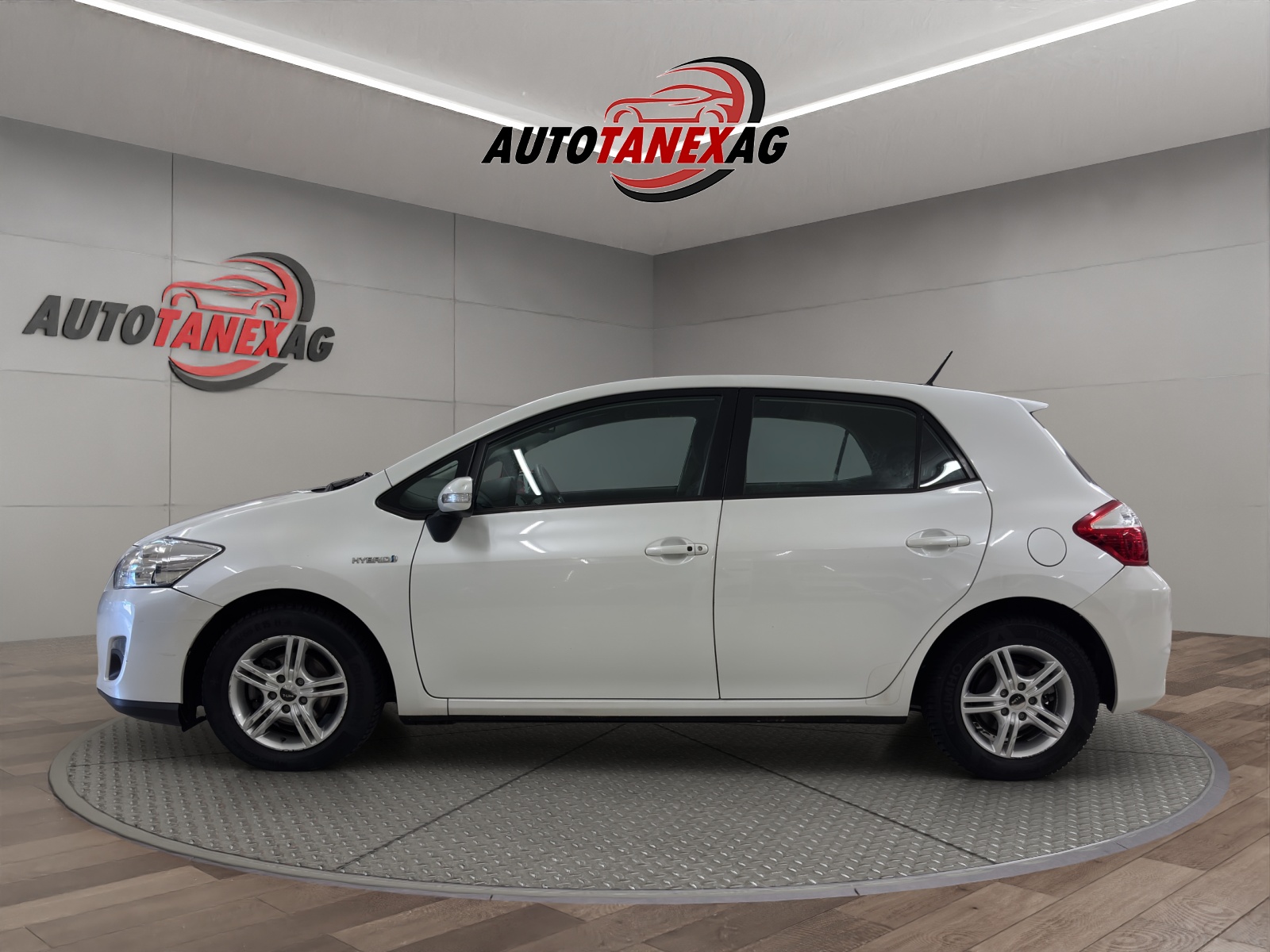 TOYOTA Auris 1.8 16V HSD Linea Sol-image-1