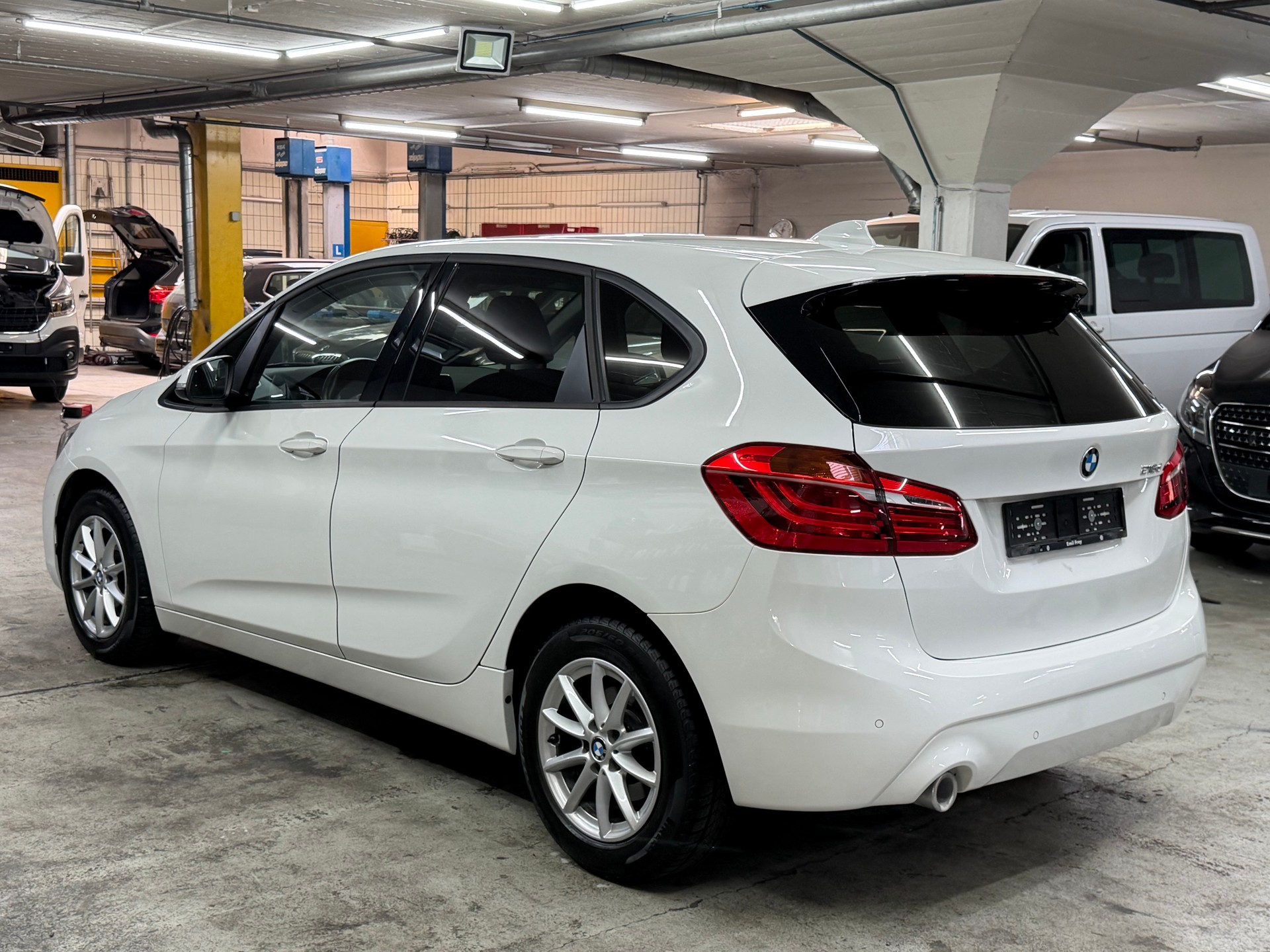 BMW 216d Active Tourer DKG-image-2