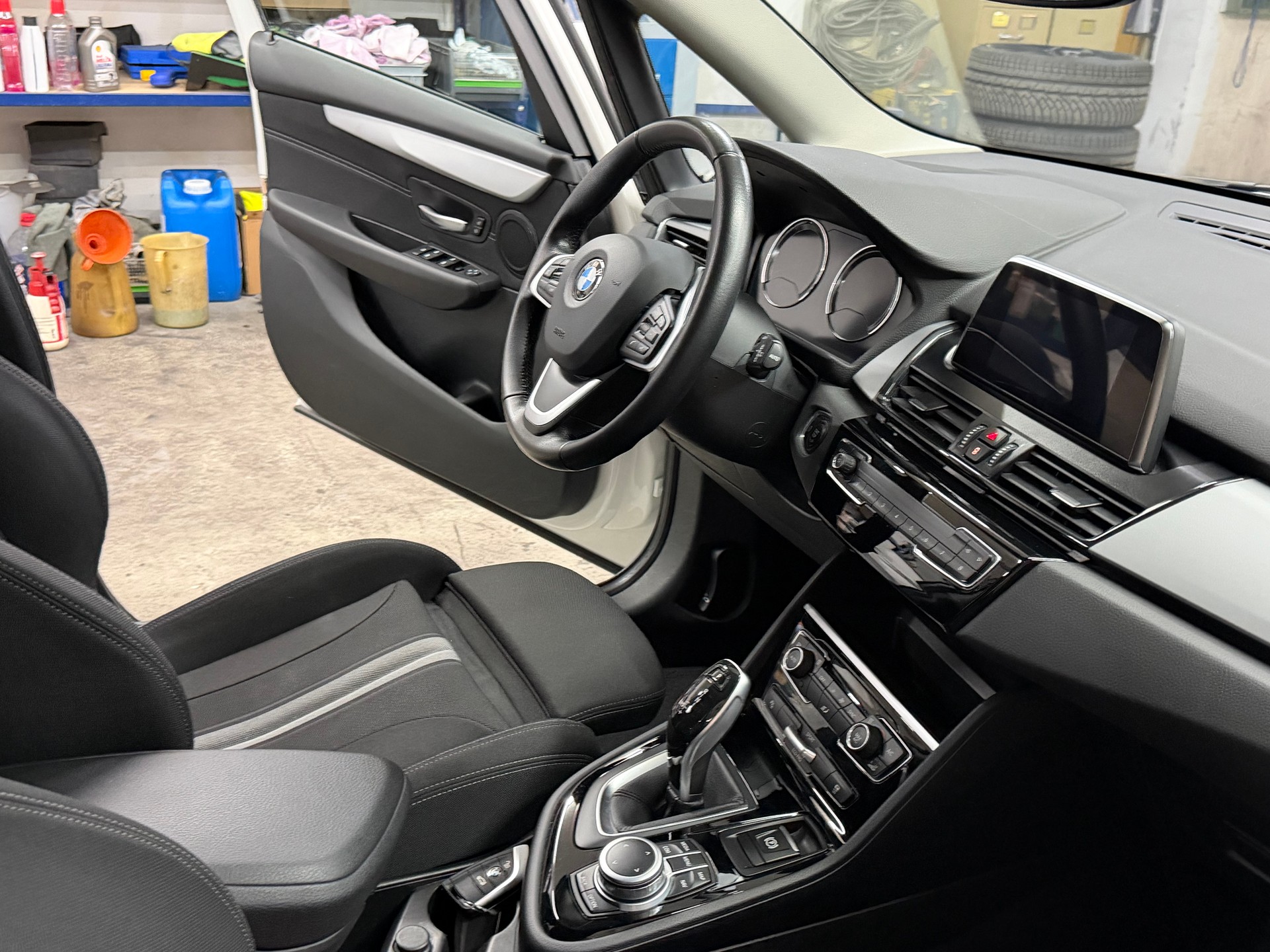 BMW 216d Active Tourer DKG-image-11