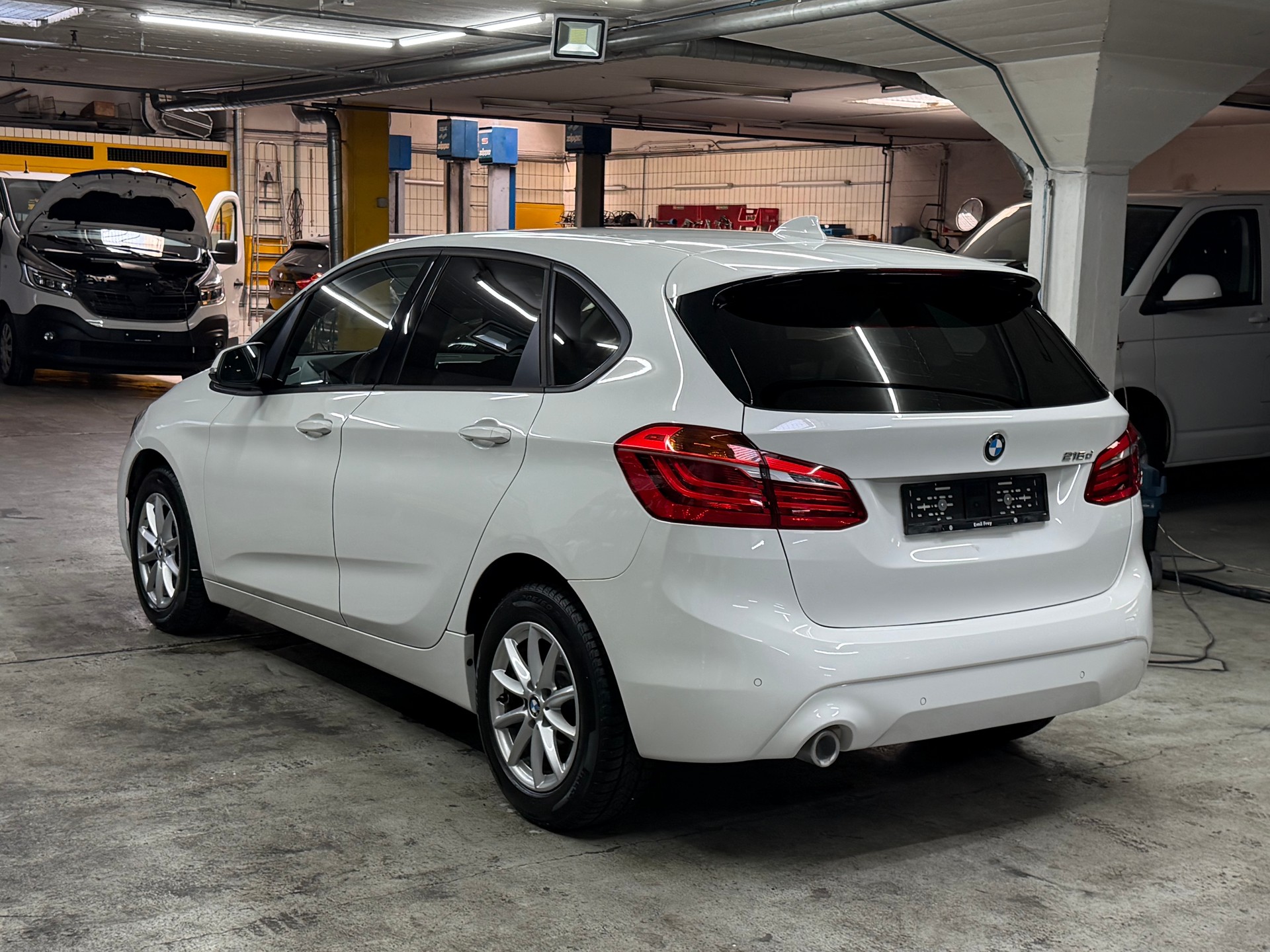 BMW 216d Active Tourer DKG-image-13