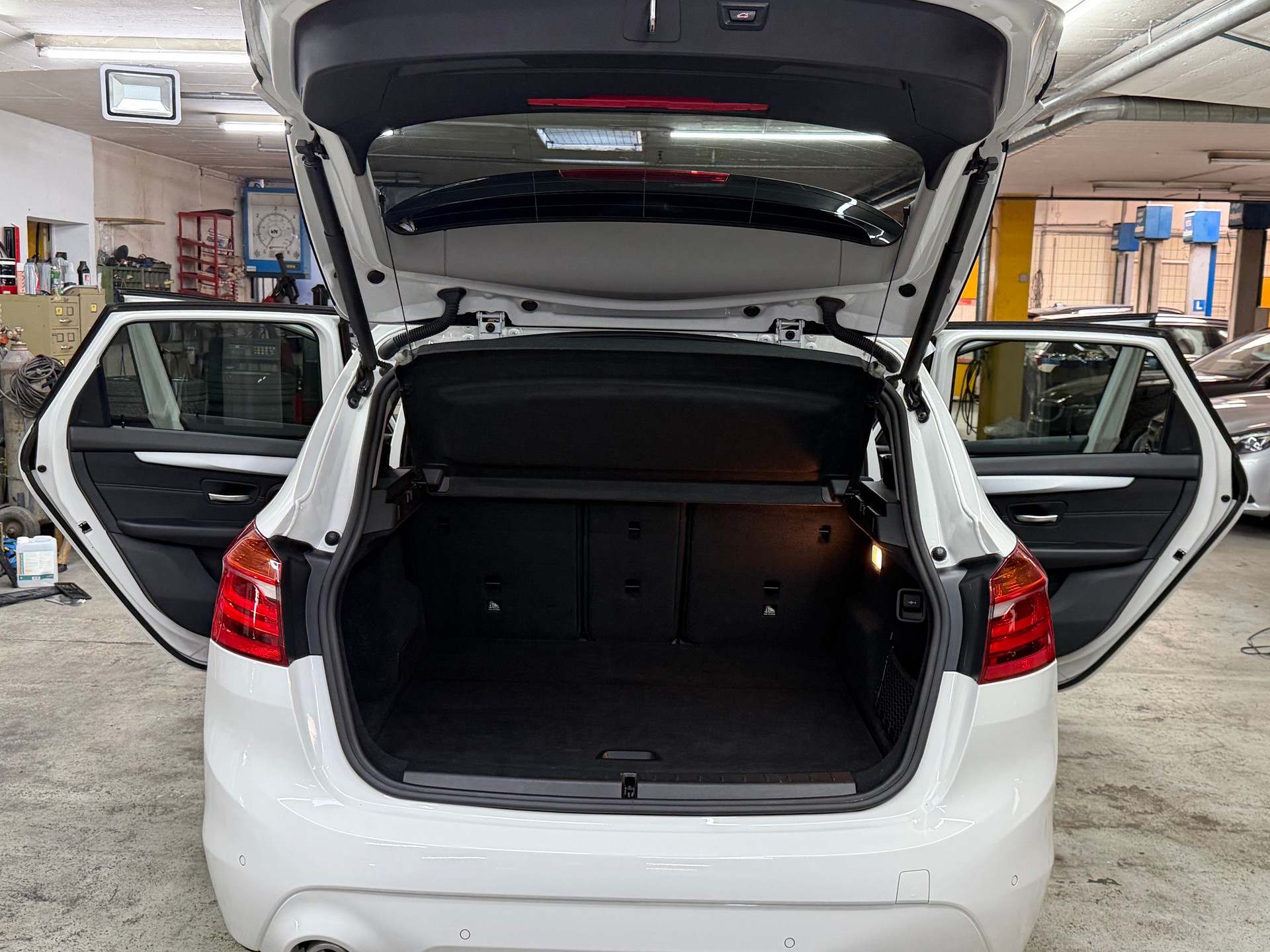 BMW 216d Active Tourer DKG-image-8