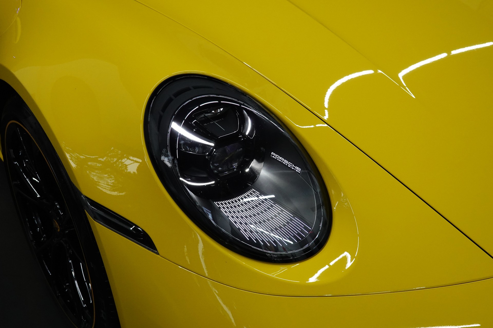 PORSCHE 911 TURBO S CABRIO PDK CH- FZ - RACING GELB - TECHART-image-20
