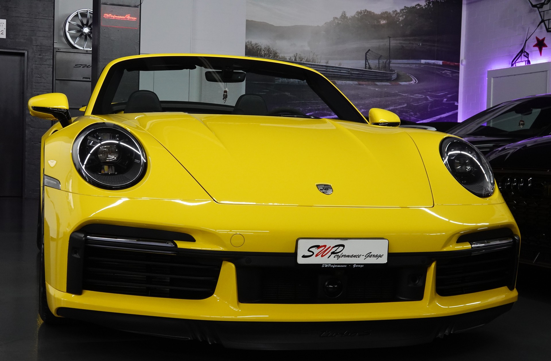 PORSCHE 911 TURBO S CABRIO PDK CH- FZ - RACING GELB - TECHART-image-21