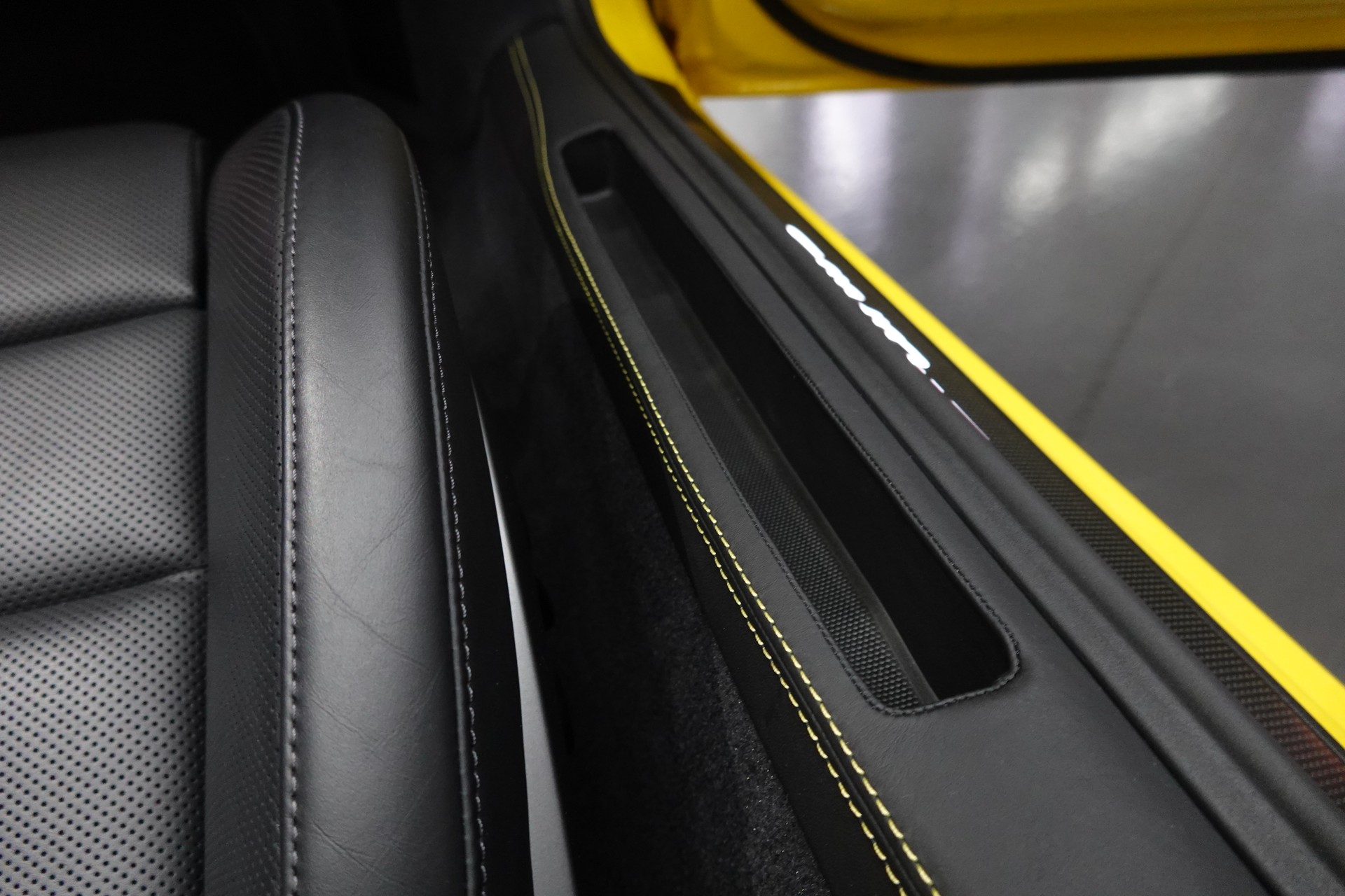 PORSCHE 911 TURBO S CABRIO PDK CH- FZ - RACING GELB - TECHART-image-49